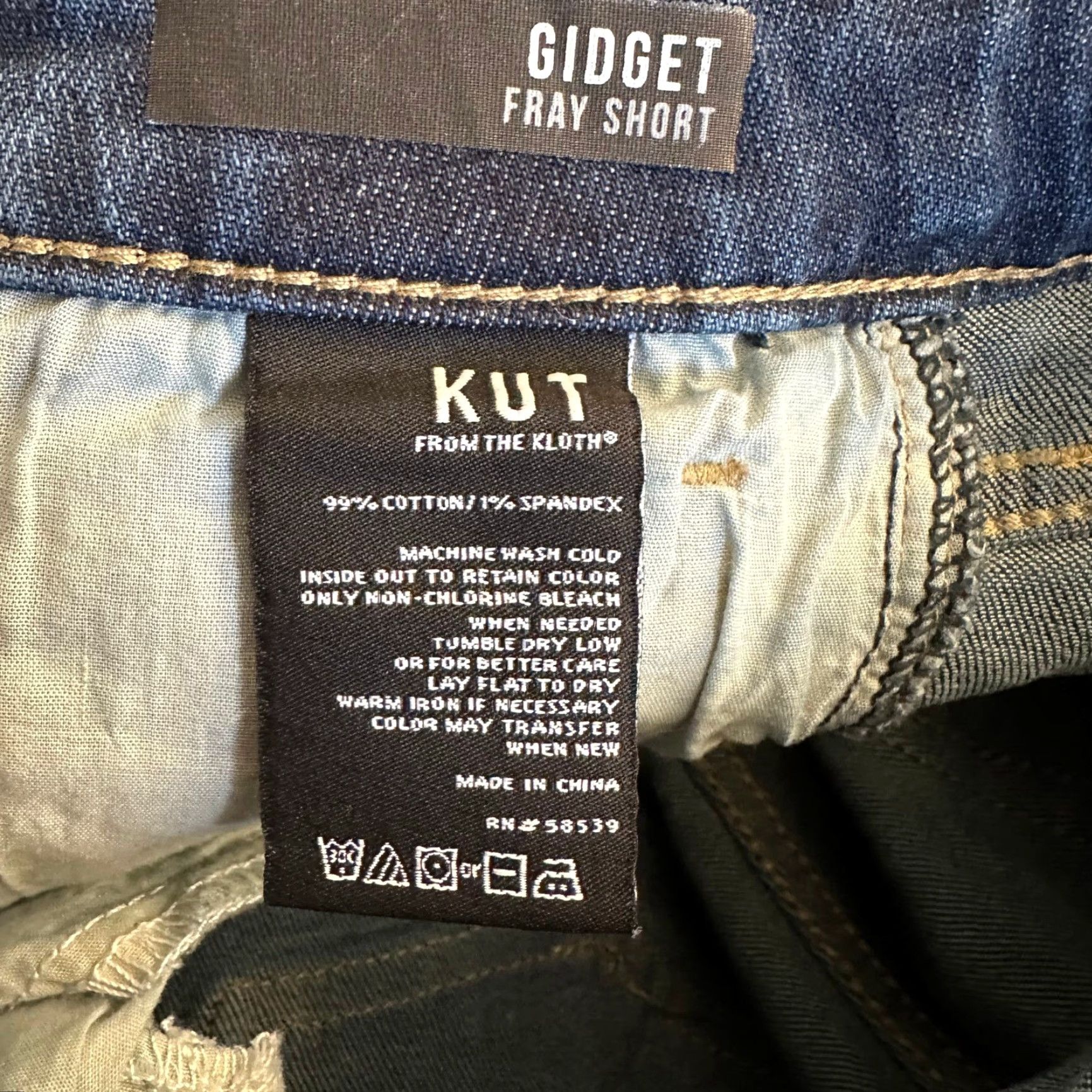 Vintage Kut from the Kloth Gidget Fray Denim Shorts Dark Wash Blue Size 8 Raw Hem Size 24" / US 00 / IT 34 - 7 Thumbnail
