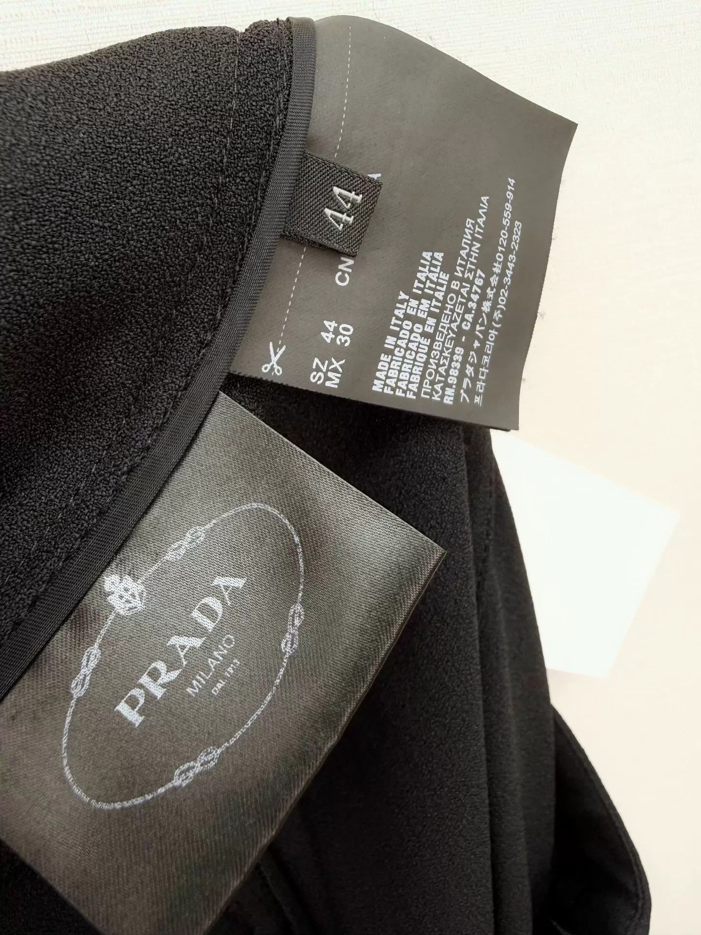 Prada Prada 9-length pants 44 new with tags authentic Size 30" / US 8 / IT 44 - 6 Thumbnail