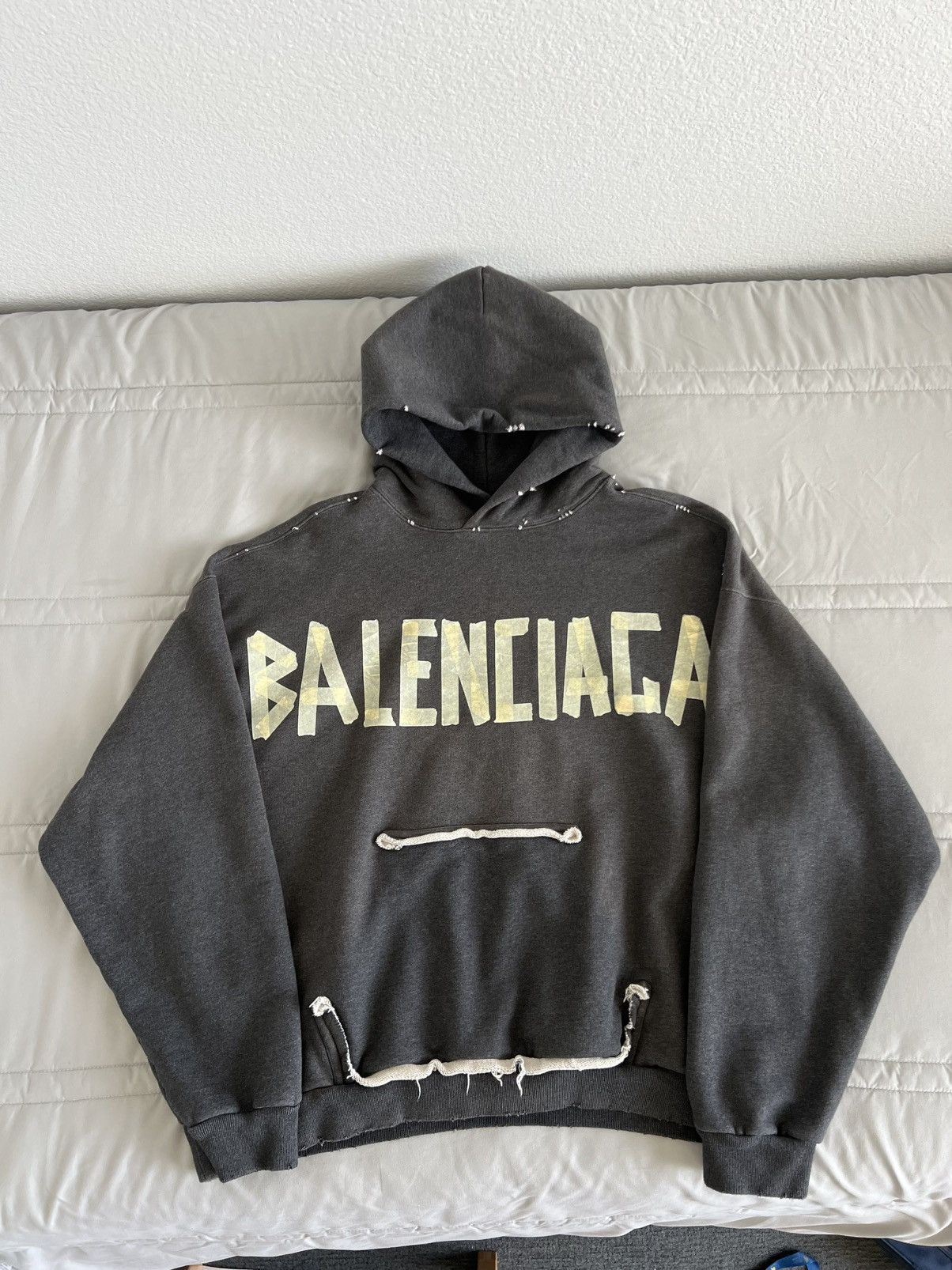 Balenciaga Balenciaga Tape Hoodie Size US S / EU 44-46 / 1 - 1 Thumbnail