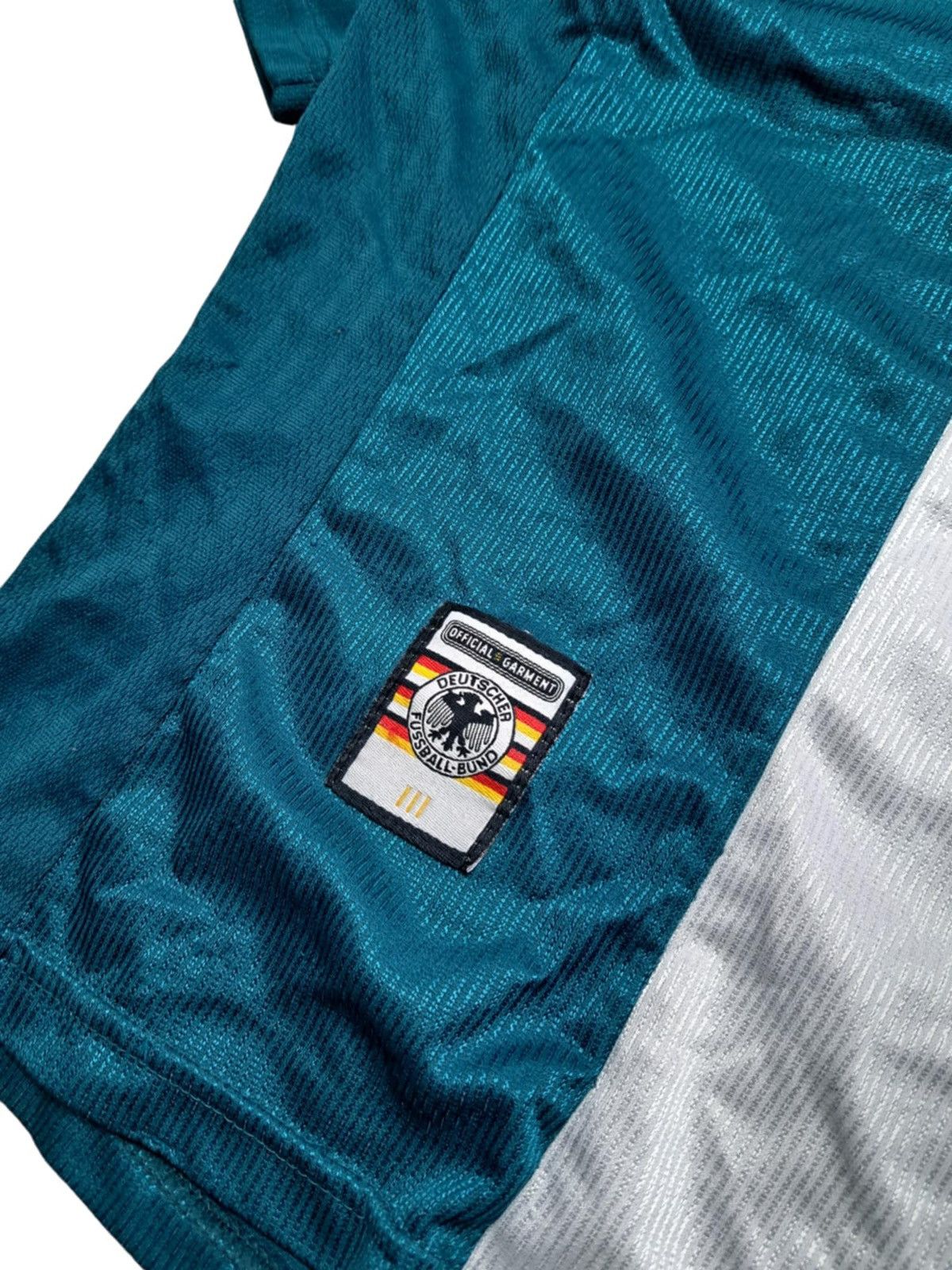 Adidas 1998 00 deutschland AWAY Adidas Size M Football Jersey Size US M / EU 48-50 / 2 - 8 Thumbnail