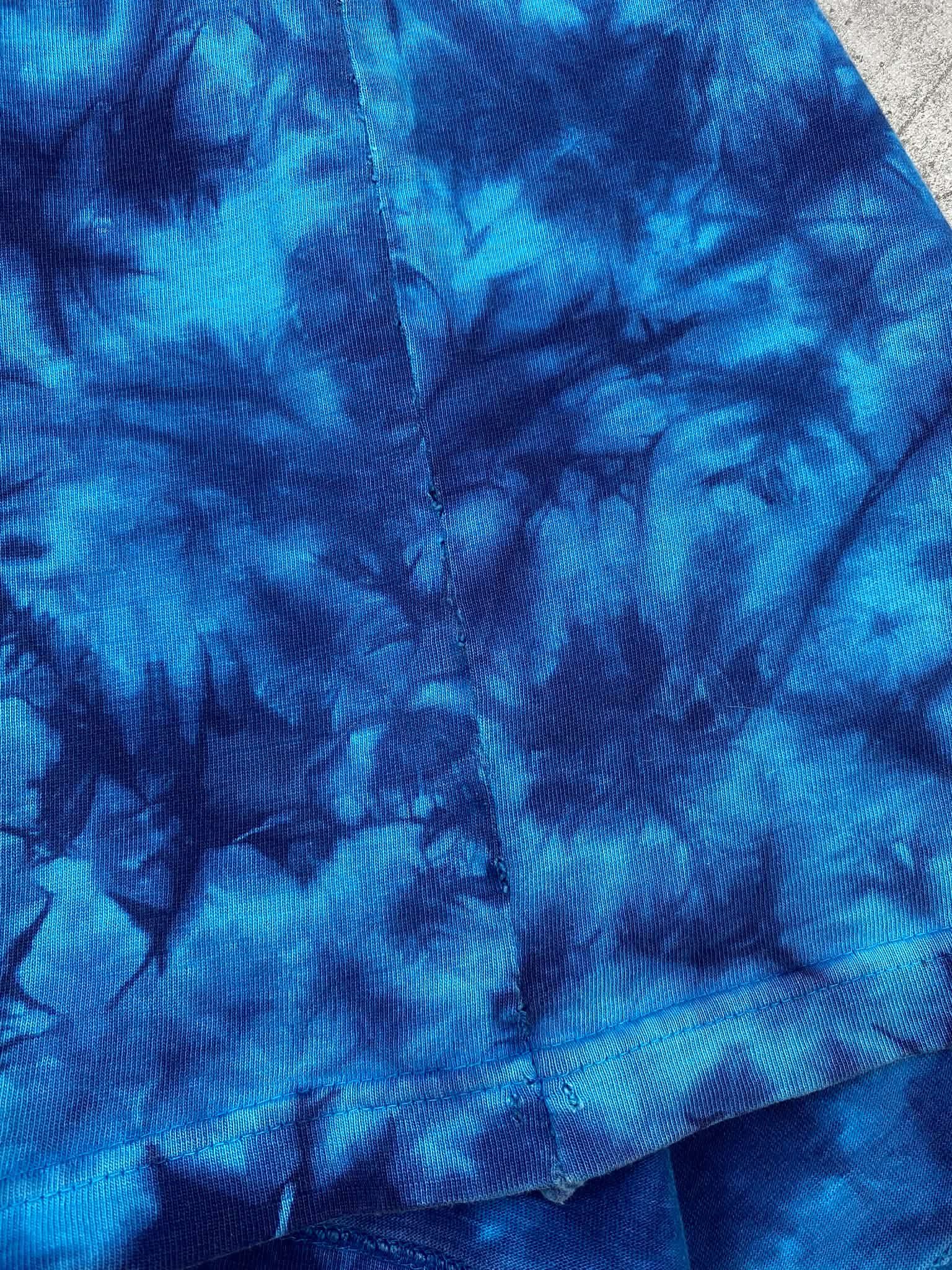 Vintage Vintage Blue Tie-dye T-shirt Bottlenose Dolphins Distressed Size US XXL / EU 58 / 5 - 15 Thumbnail