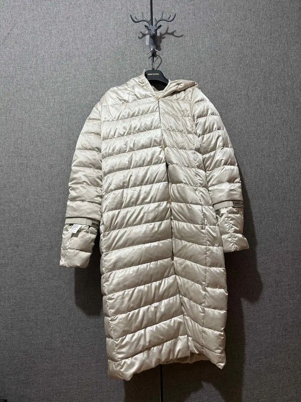 Max Mara MaxMara Silver Long Padded Coat 0089 Size M / US 6-8 / IT 42-44 - 1 Thumbnail