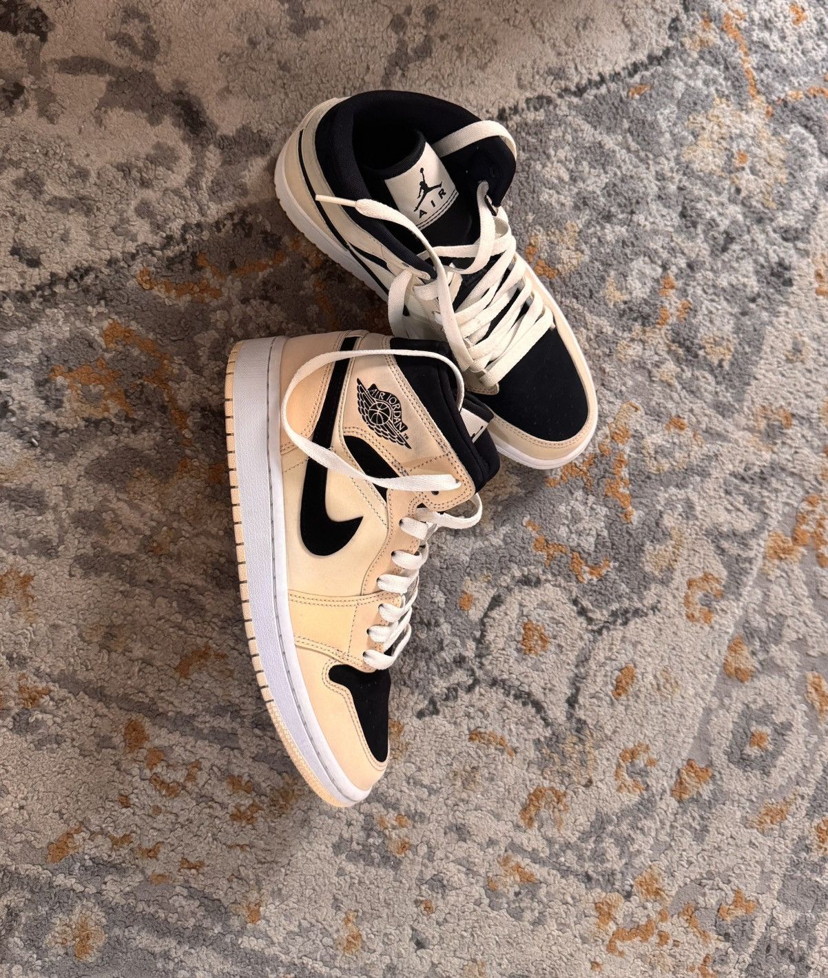 Nike Jordan 1 Mid Barely Orange Size US 7.5 / IT 37.5 - 4 Thumbnail