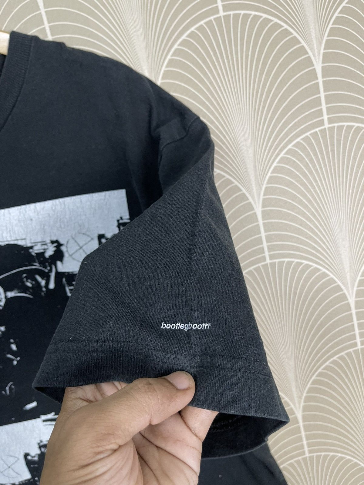 Japanese Brand 2000s BOOTLEGBOOTH JAPANESE STREETWEAR TSHIRT RARE GRAPHIC Size US L / EU 52-54 / 3 - 7 Thumbnail