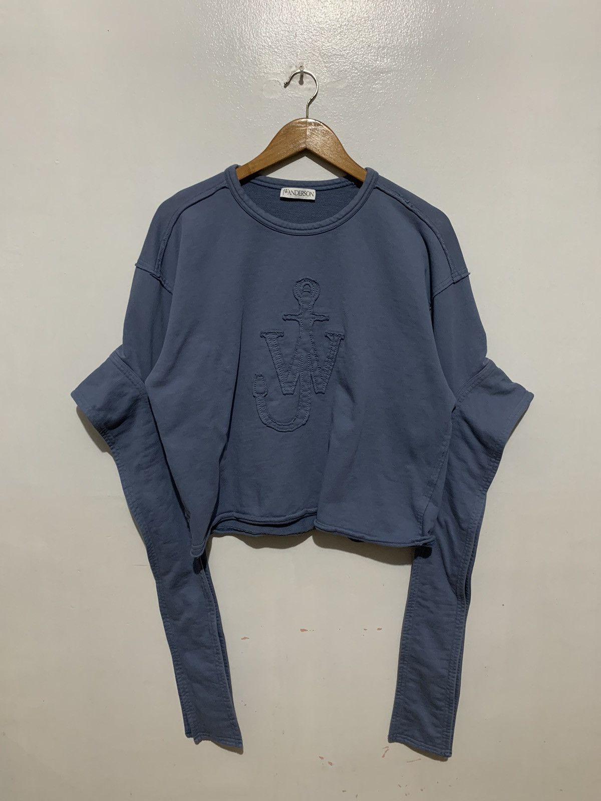 JW Anderson JW Anderson Logo Deconstructed Sleeve Cropped Sweatshirt Size M / US 6-8 / IT 42-44 - 1 Thumbnail