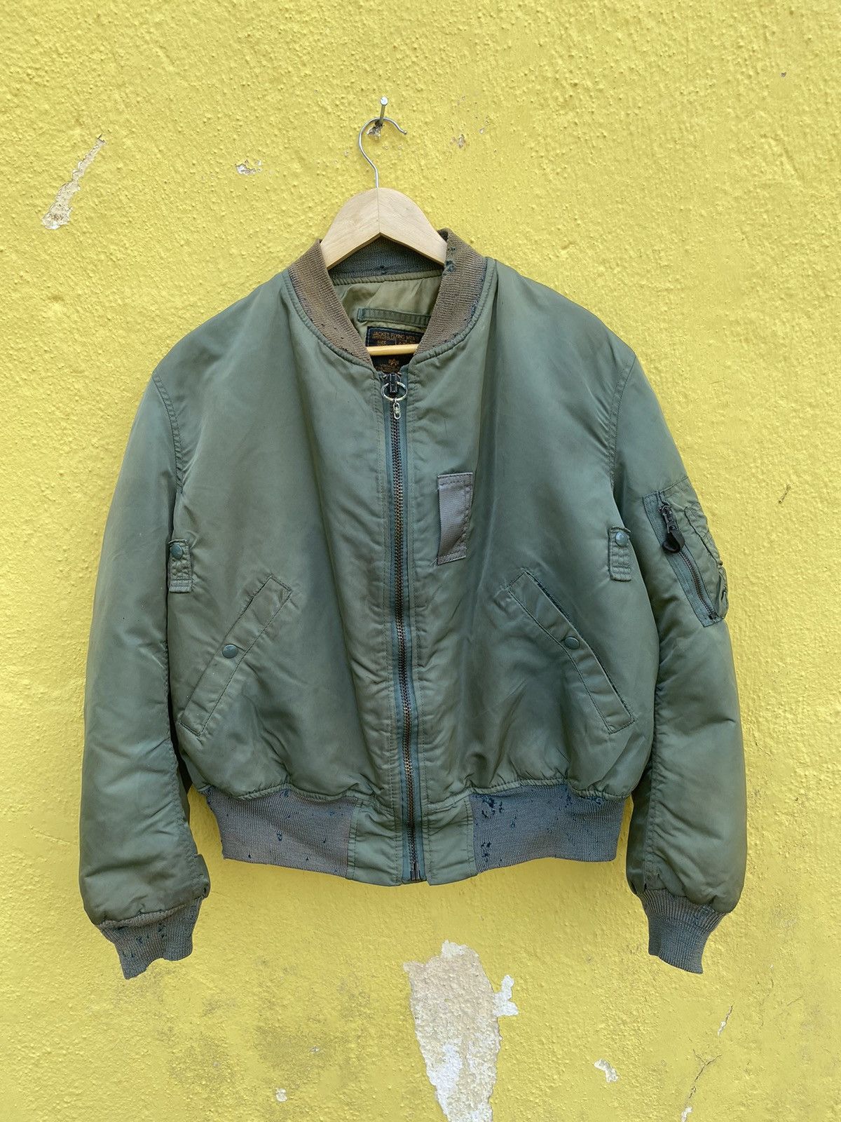 Alpha Industries Vintage MA-1 Alpha industries flying bomber jacket Size US L / EU 52-54 / 3 - 7 Thumbnail