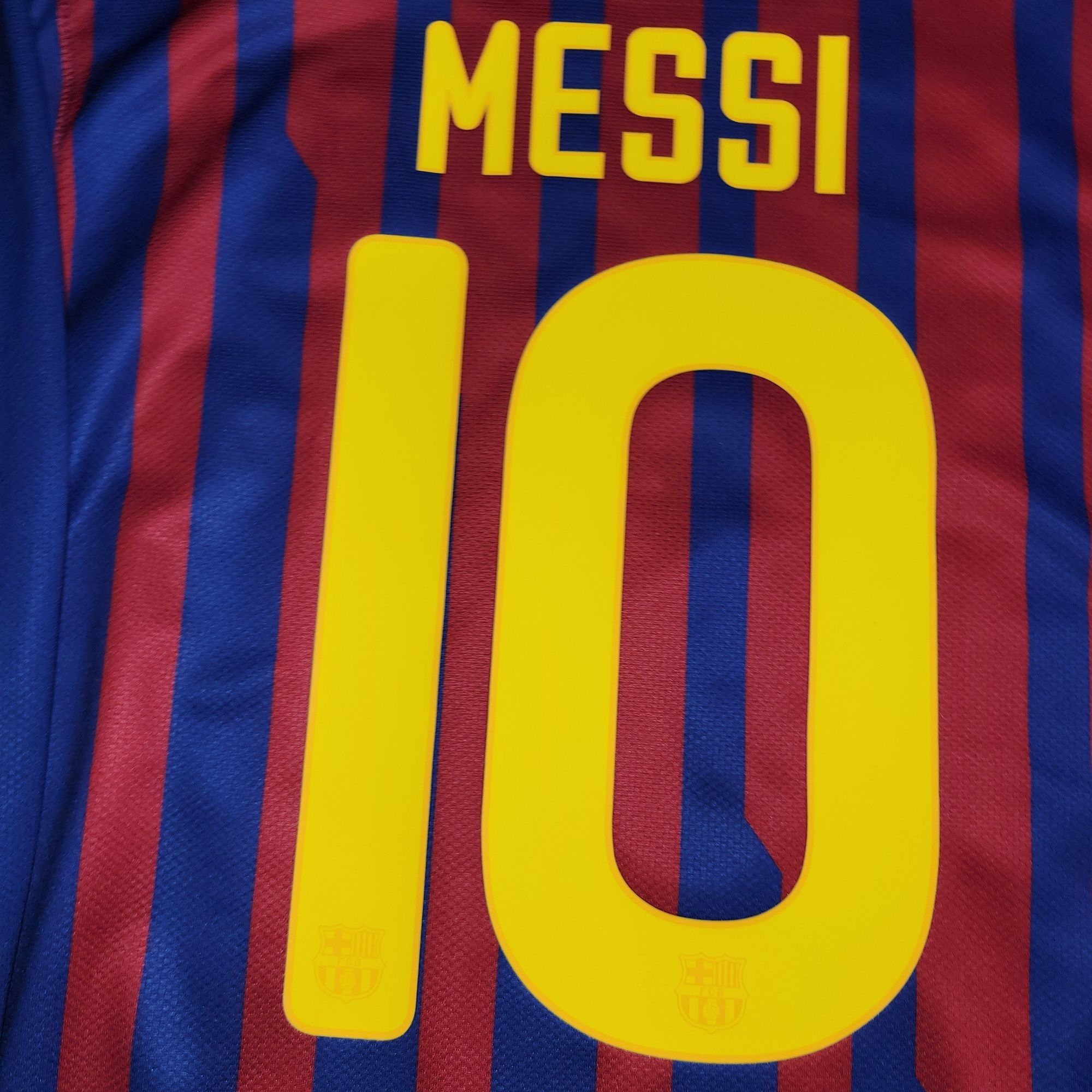 Nike Messi Barcelona 2011 2012 Long Sleeve Soccer Jersey Shirt M Size US M / EU 48-50 / 2 - 4 Thumbnail