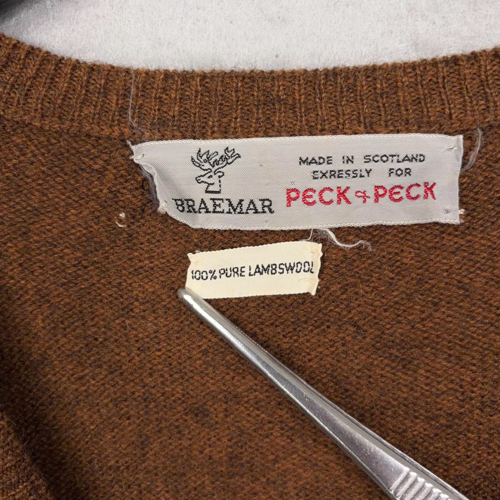 Vintage VINTAGE Peck & Peck Sweater Mens Small Brown Lambswool Scotland 70s Pullover V-Neck Knit Wool Classic Mens Size US S / EU 44-46 / 1 - 4 Thumbnail