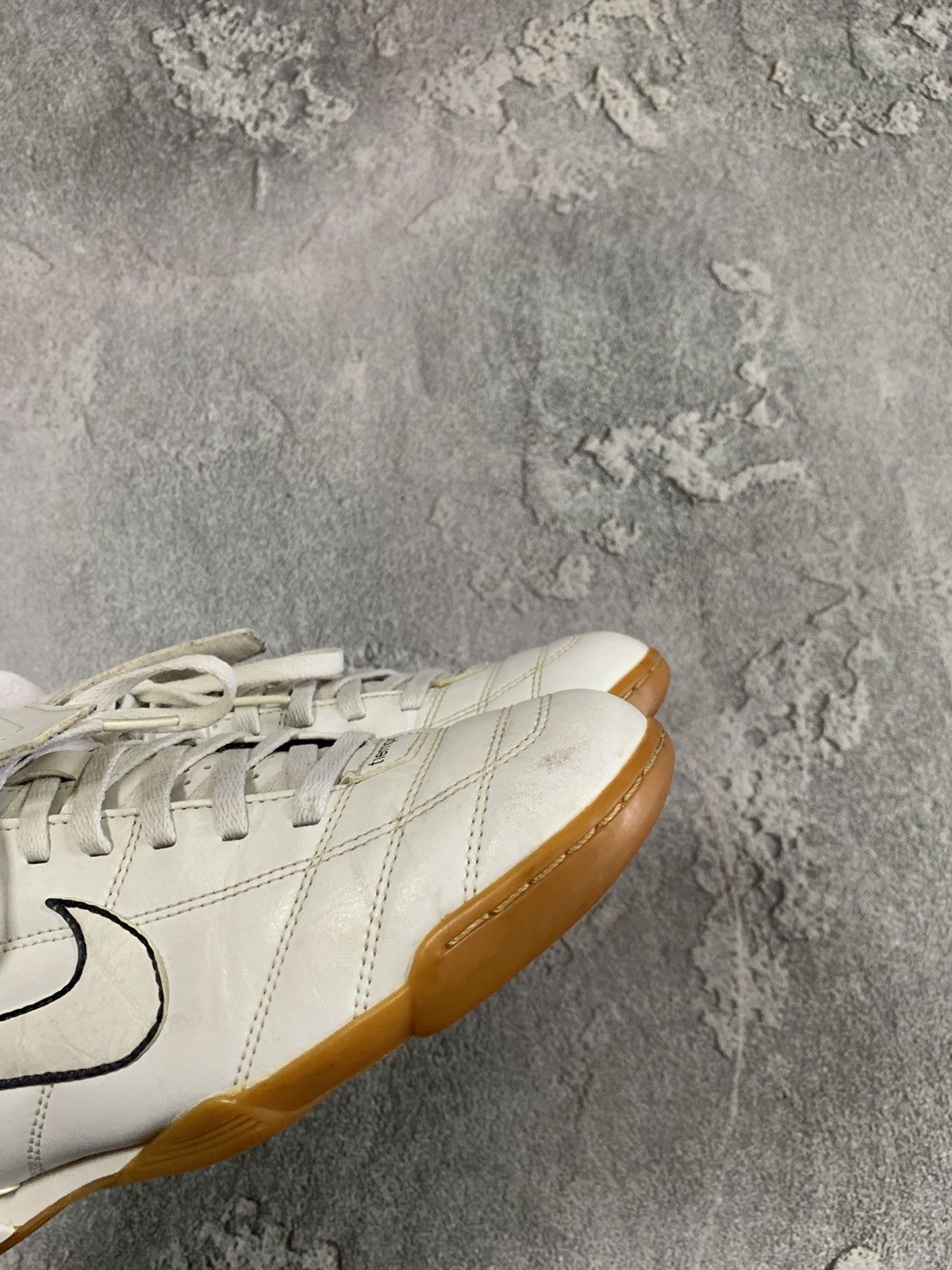 Nike 2009 Nike Tiempo Natural II Leather Futsal Shoes Size EU 43 Size US 9 / EU 42 - 9 Thumbnail