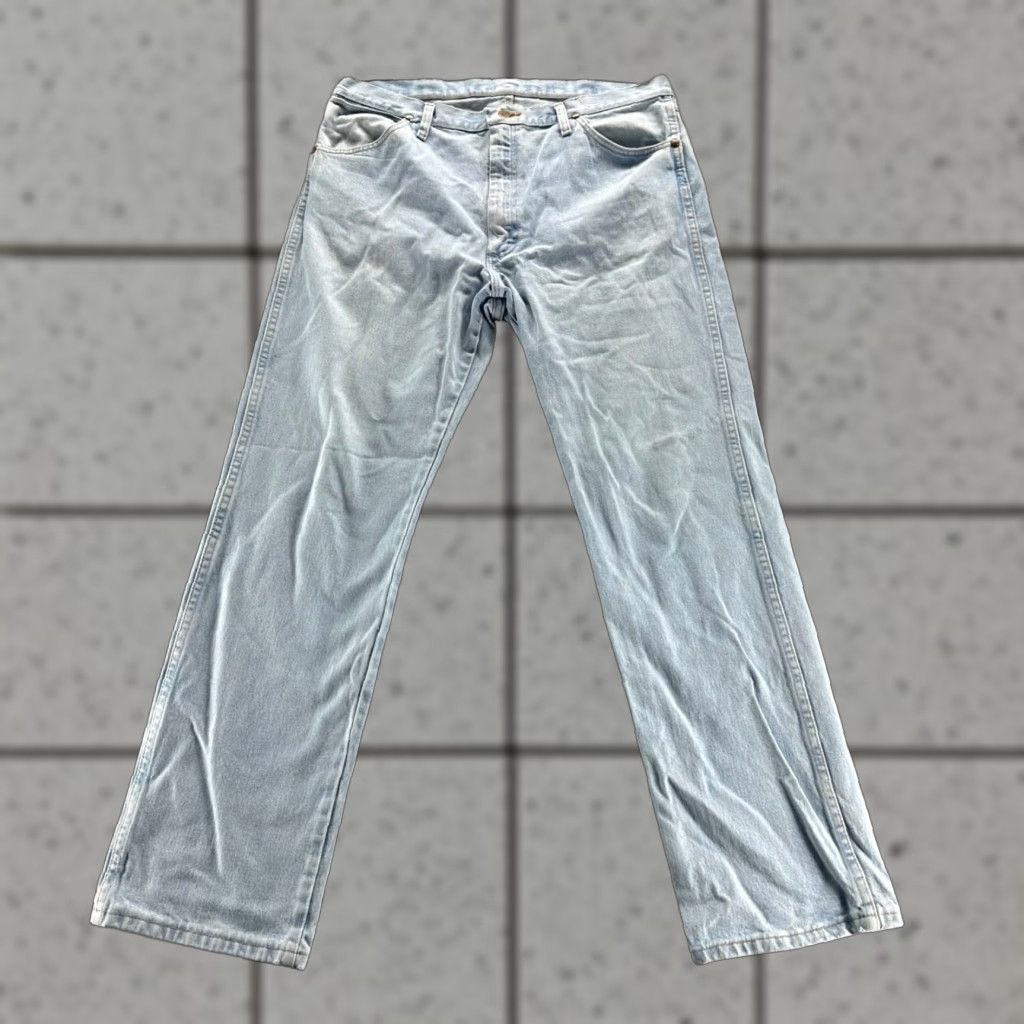 VINTAGE Wrangler Jeans Mens 36x32 Blue 13MWZ Light Wash Cotton Straight Workwear Mens Straight Jeans 36 Blue Wrangler Cowboy Cut 13MWZ