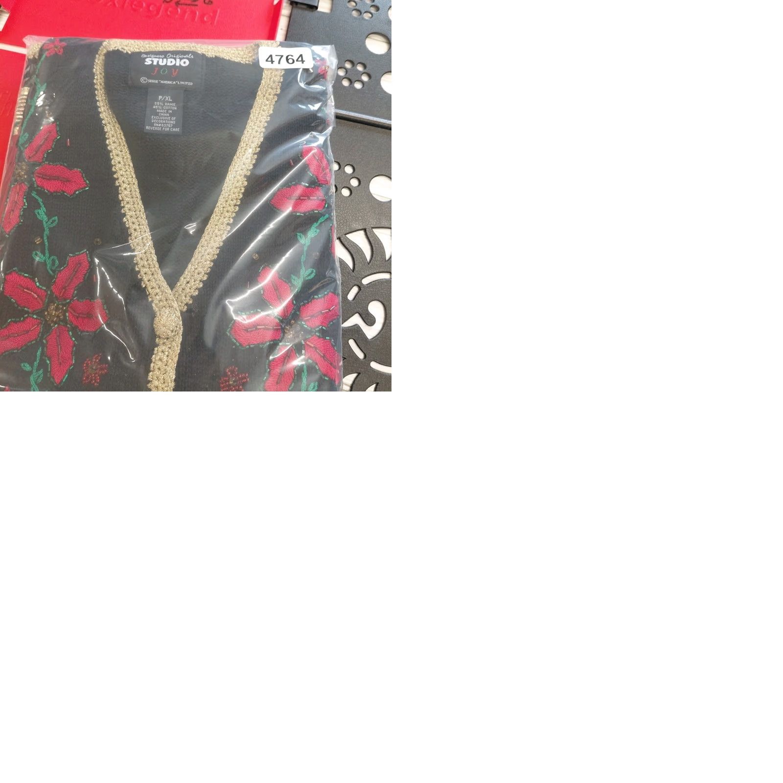 Vintage Vtg Studio Joy Vest Women’s P/XL Embellished Floral Christmas Knit Sleeveless Sweater Vest Size XL / US 12-14 / IT 48-50 - 10 Thumbnail