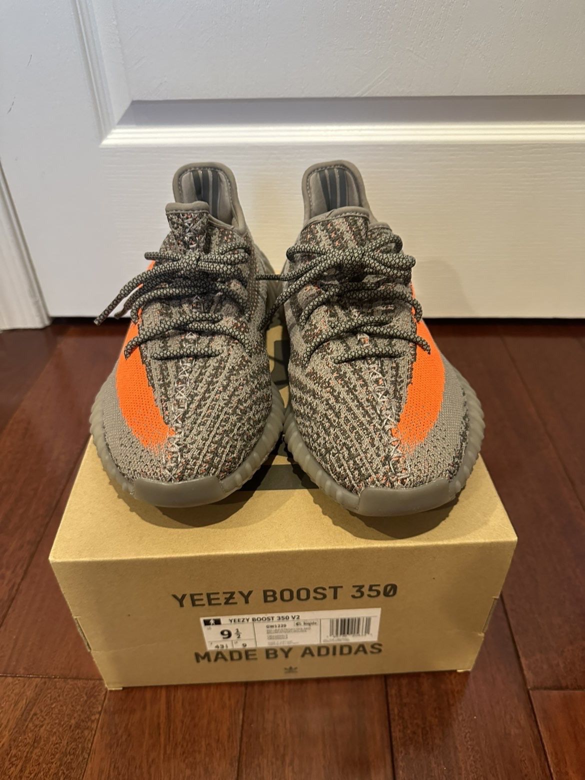 Yeezy Yeezy beluga 9.5 Size US 9.5 / EU 42-43 - 3 Thumbnail
