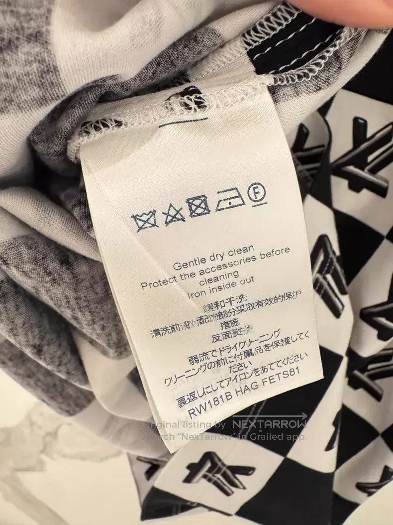 Louis Vuitton Louis Vuitton Black and white check logo chain short sleev Size S / US 4 / IT 40 - 6 Thumbnail