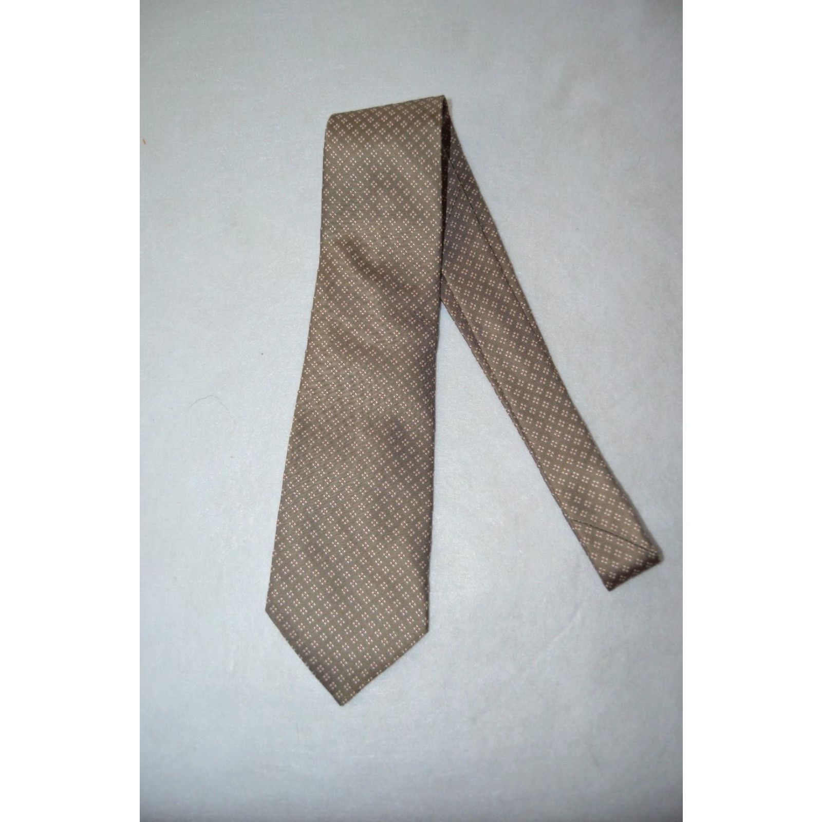 Banana Republic **BANANA REPUBLIC MEN'S BEIGE TIE 3.75 X 58** User: BANANA REPUBLIC MEN'S GEOMETRIC BEIGE TIE 3.75 X 58 Size ONE SIZE - 3 Thumbnail