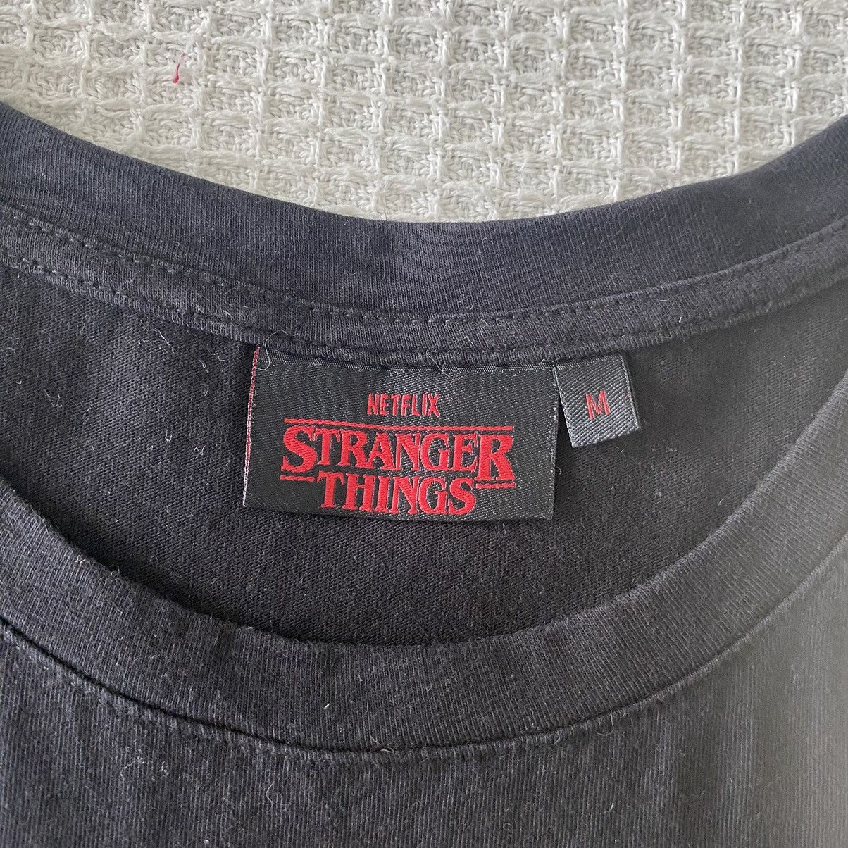 Vintage Stranger Things Netflix Movie ERD GRUNGE THRASHED VINTAGE T Size US M / EU 48-50 / 2 - 3 Thumbnail