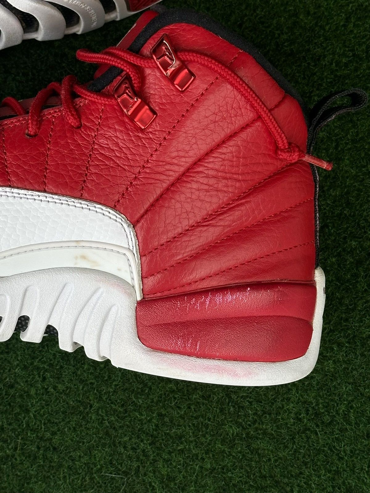 Jordan Brand Jordan 12 Gym Red Size 6.5Y Size US 6.5 / EU 39-40 - 6 Thumbnail