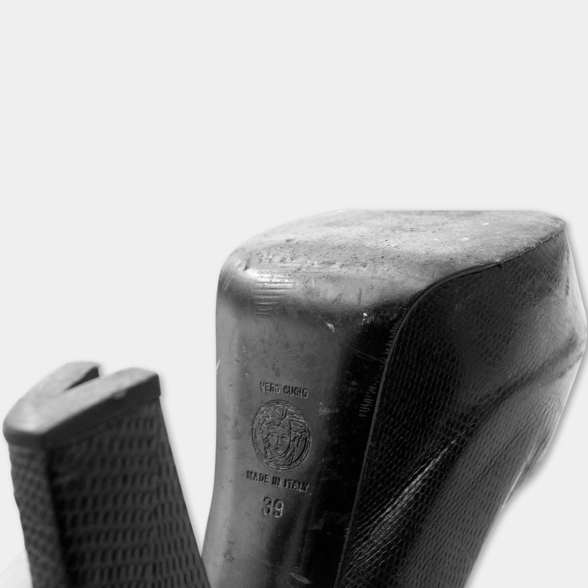 Versace Versace Leather Embossed Heels Size US 9 / IT 39 - 6 Thumbnail