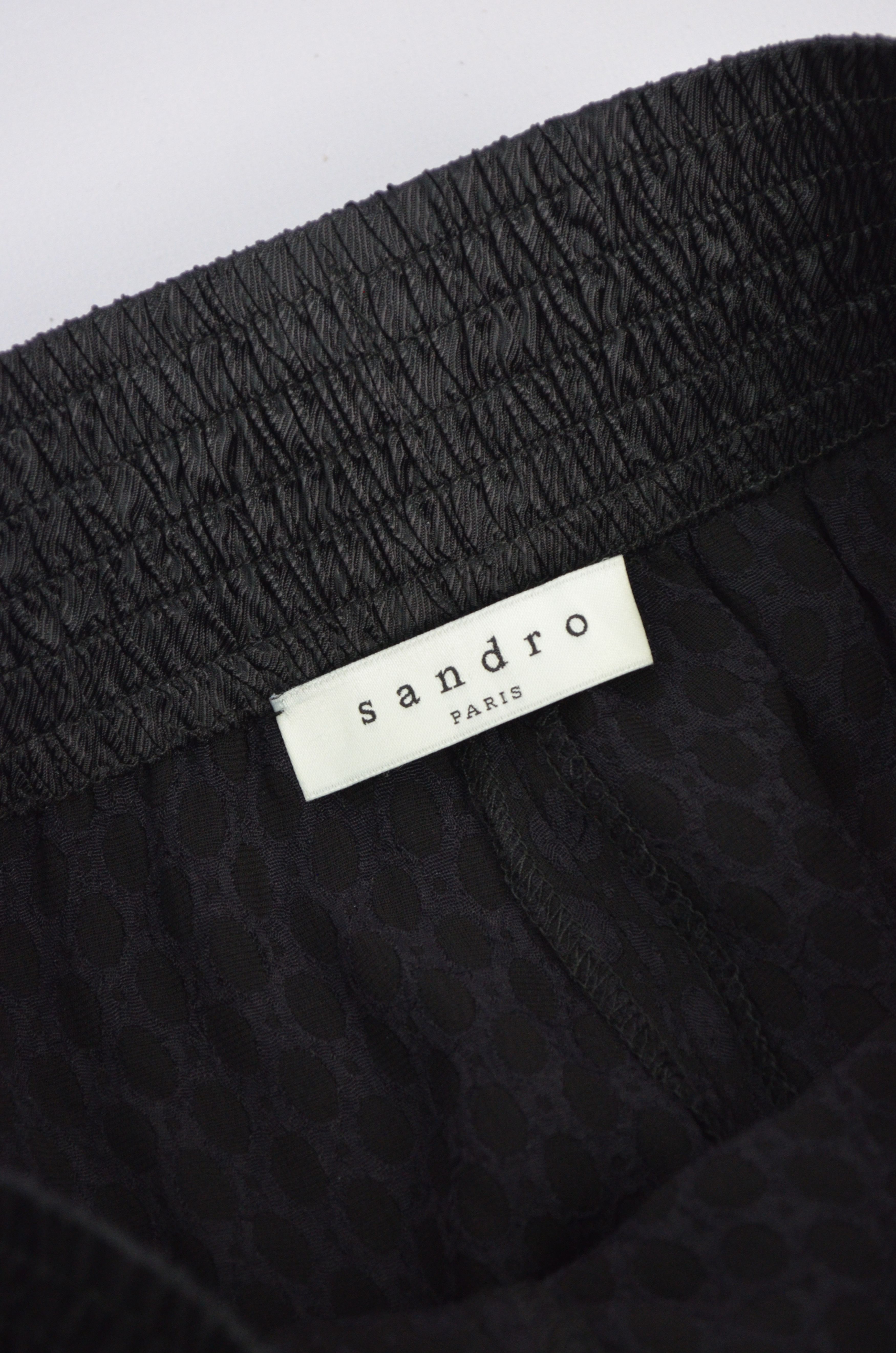 Sandro Sandro Black Textured Print Viscose Acetate Pants Size 3 Size 30" / US 8 / IT 44 - 9 Thumbnail