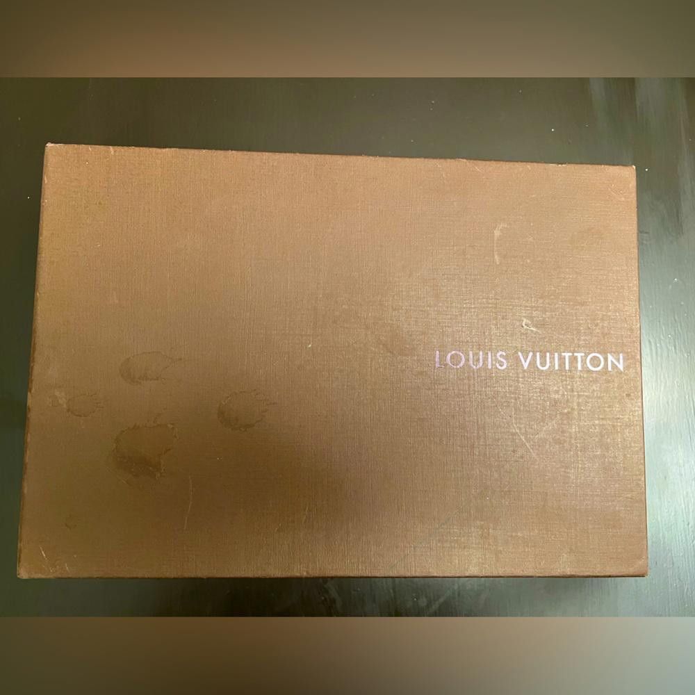 Louis Vuitton Authentic LOUIS VUITTON LV Brown Gift Box Empty Size ONE SIZE - 1 Thumbnail
