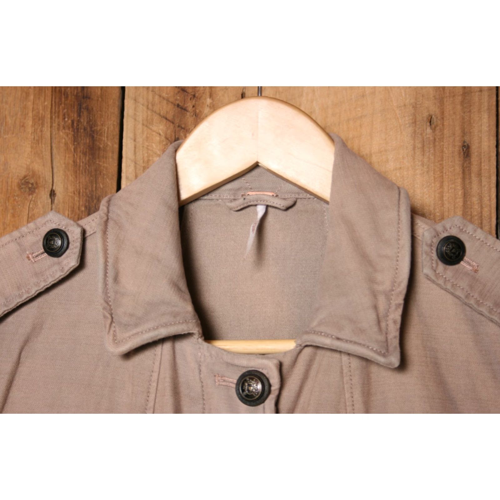 Free People FREE PEOPLE Not Your Brother's Surplus Jacket Shirt Women XS Khaki Rose Military Jacket - 100% Cotton, Solid, Button Zip, Excellent Condition Size XS / US 0-2 / IT 36-38 - 2 Thumbnail