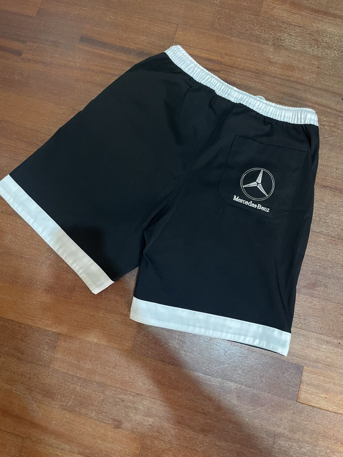 Mercedes-Benz Vintage mercedez benz embroidery short Size US 28 / EU 44 - 2 Thumbnail