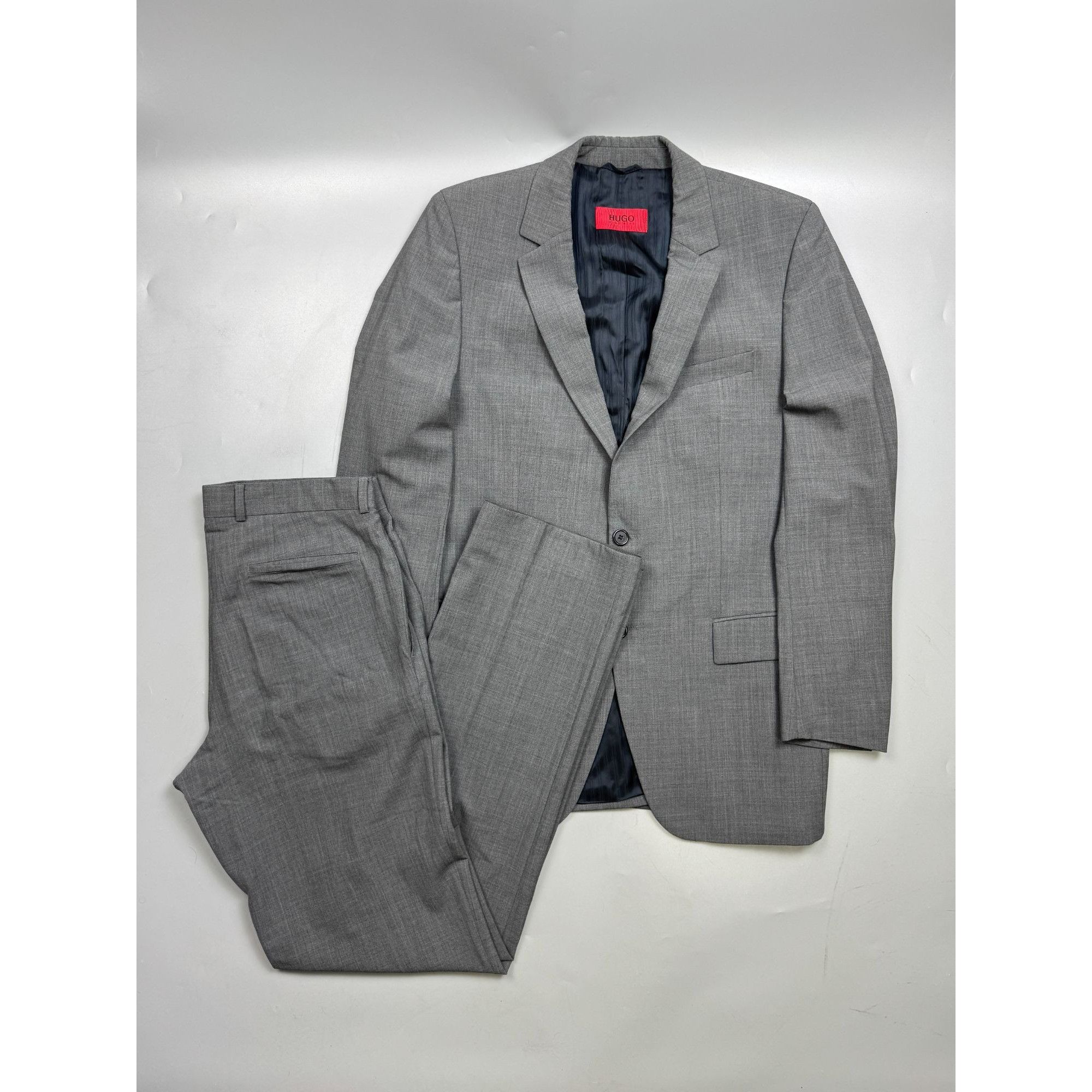 Hugo Boss Hugo Boss Two Piece Wool Suit (Y1282) Size 42L - 1 Thumbnail