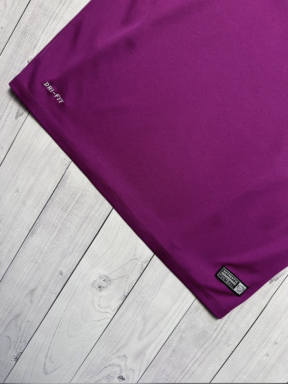 Other Vintage Nike Barcelona soccer jersey purple size M Size US M / EU 48-50 / 2 - 4 Thumbnail