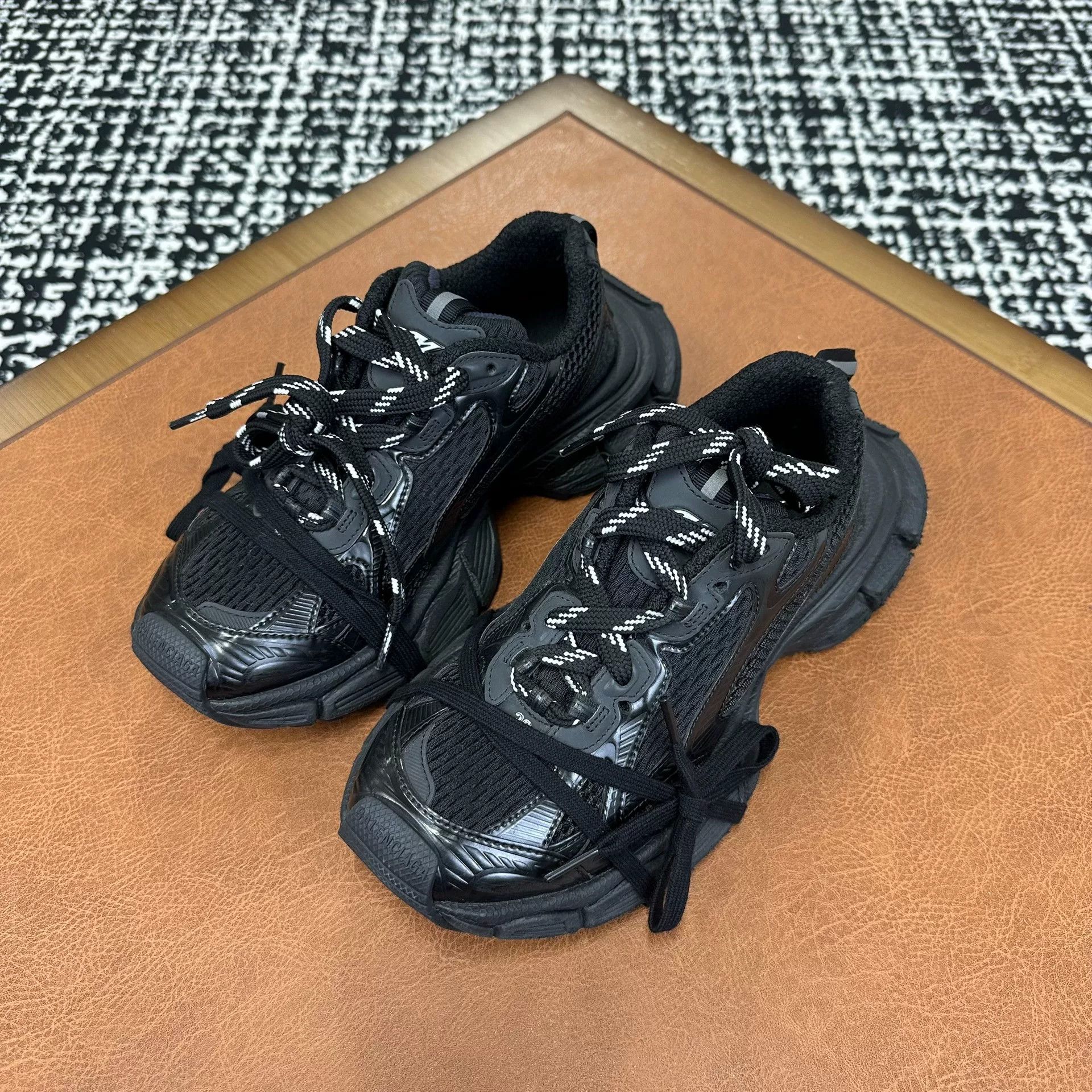 Balenciaga Balenciaga Mesh Black Lowtop Sneakers it_38 Women Size US 8 / IT 38 - 1 Thumbnail