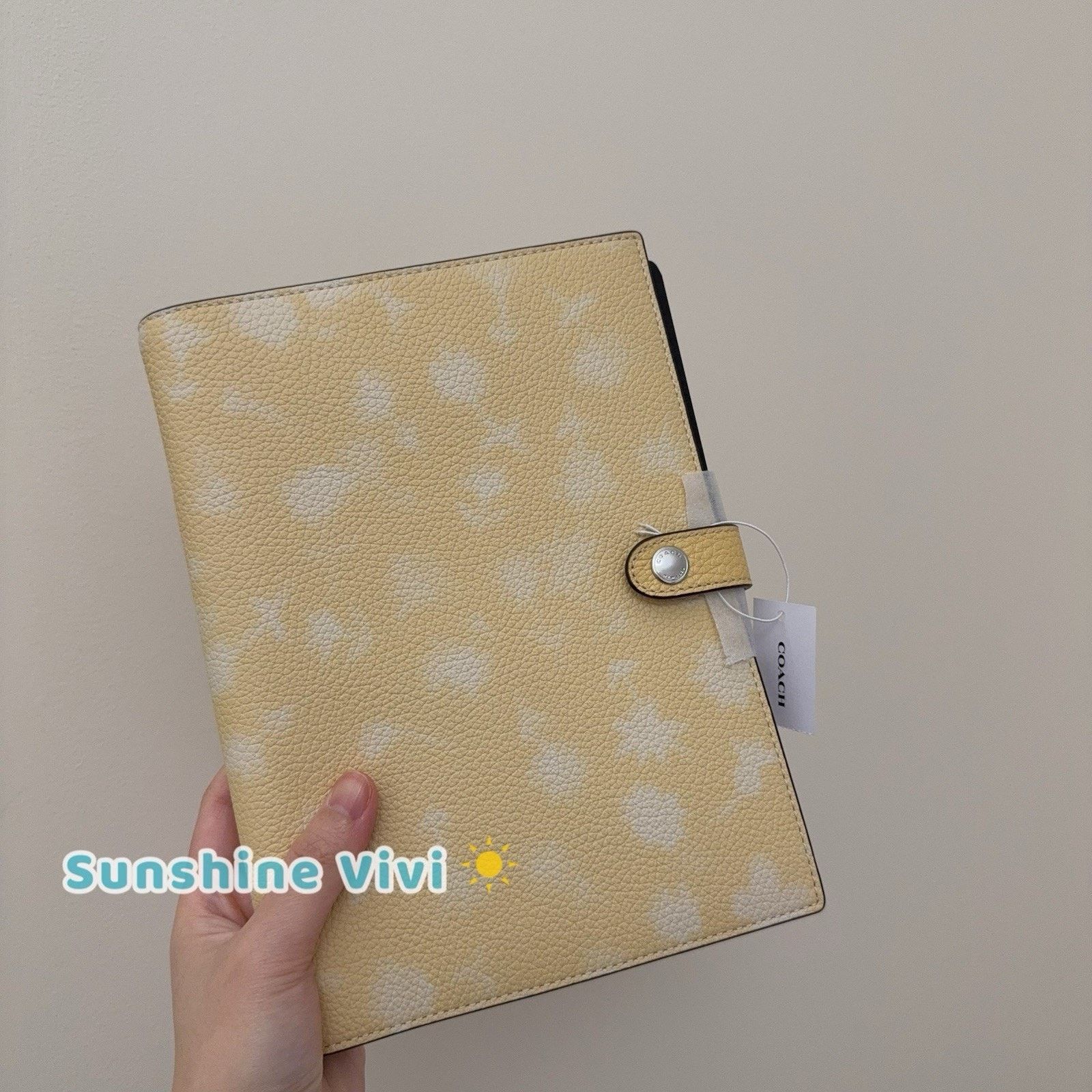 Coach NWT Coach Notebook Floral CDY00 leather/Silver/Washed Yellow Size ONE SIZE - 1 Thumbnail