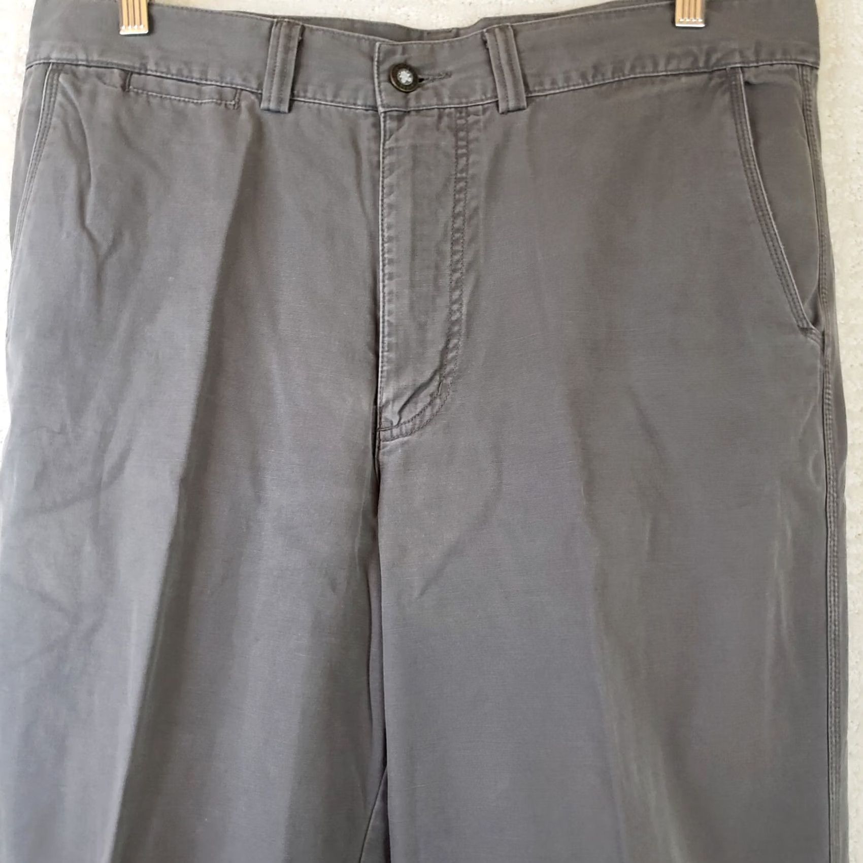 Patagonia Patagonia Men’s 36X30 Grey Pants 100% Cotton Casual Comfortable Flat Front Zip 5-Pocket Logo Straight Leg Regular Fit Size US 36 / EU 52 - 3 Thumbnail