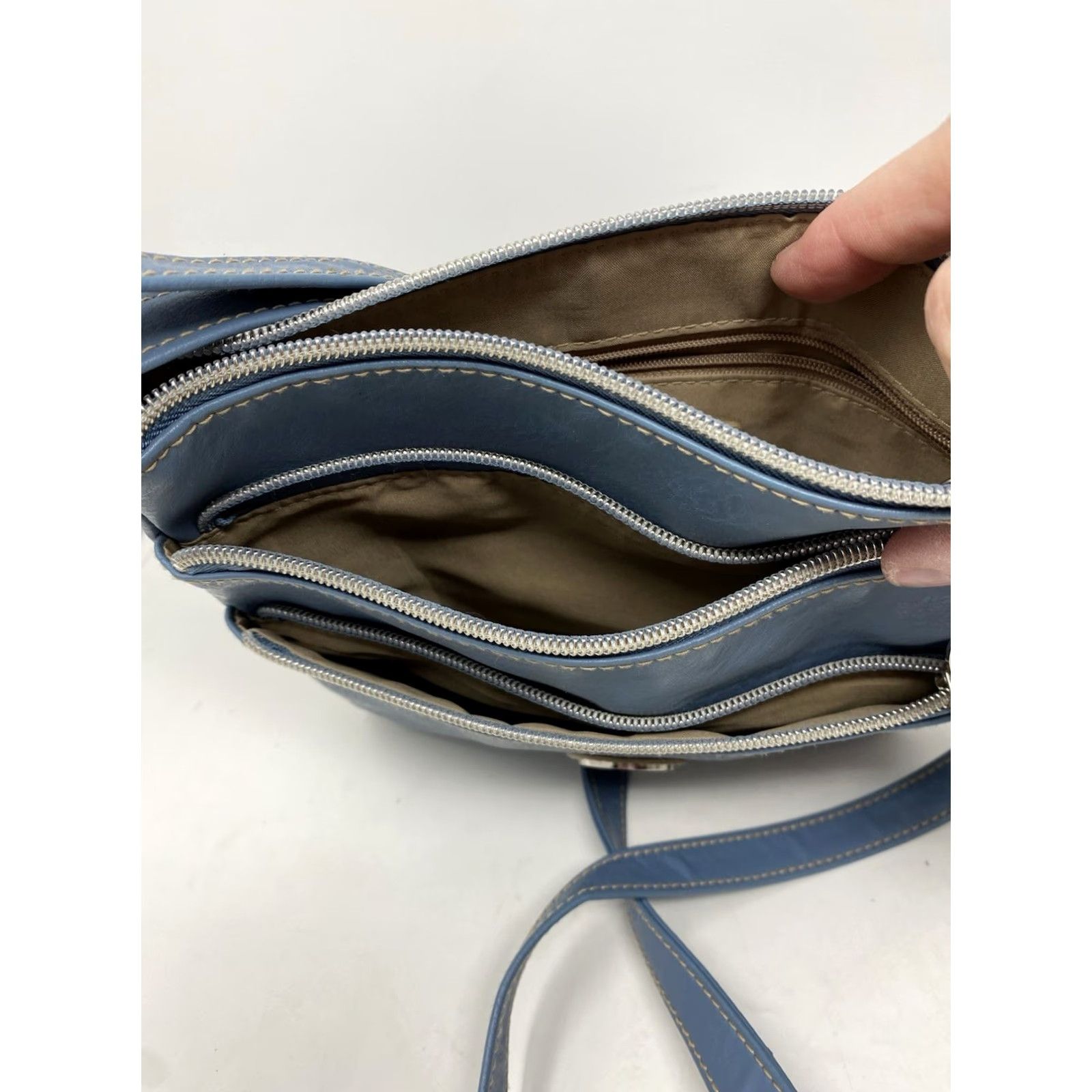 Fossil VINTAGE Relic Y2K Crossbody Handbag Blue Faux Leather Zip Compartments Women Small Crossbody Adjustable Strap"}} Size ONE SIZE - 7 Thumbnail