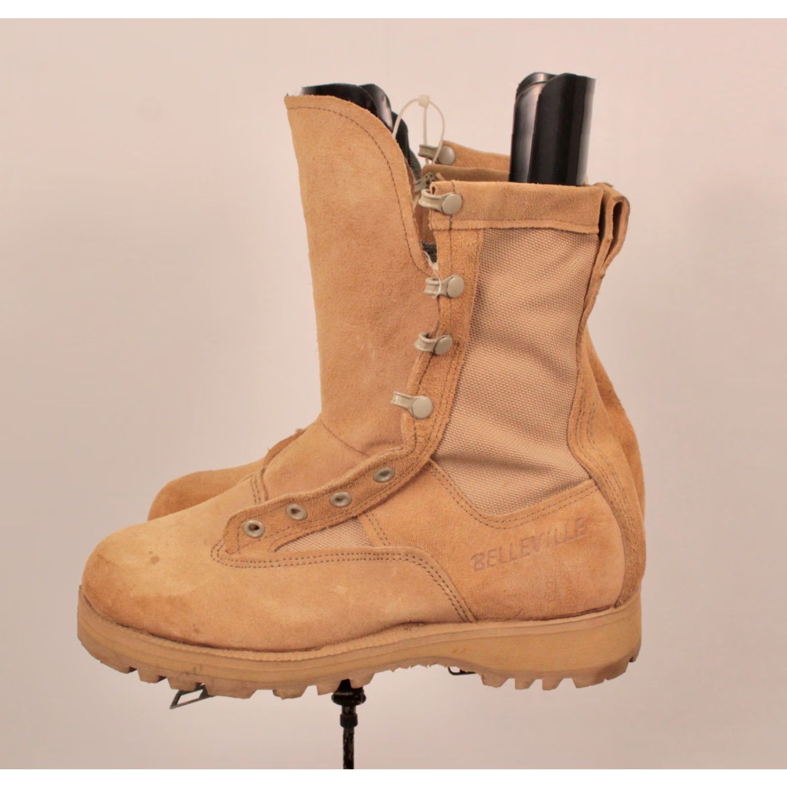 Vintage Bellville Mens US Army Desert Boots Combat Boots Beige Suede 6.5W NOS Size 6.5 Wide Military Boot Bodys Mens Size US 7 / EU 40 - 3 Thumbnail