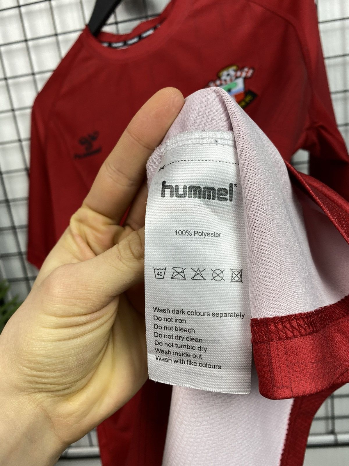 Other Southampton FC soccer jersey 2021 2022 hummel football S kit Size US S / EU 44-46 / 1 - 11 Thumbnail