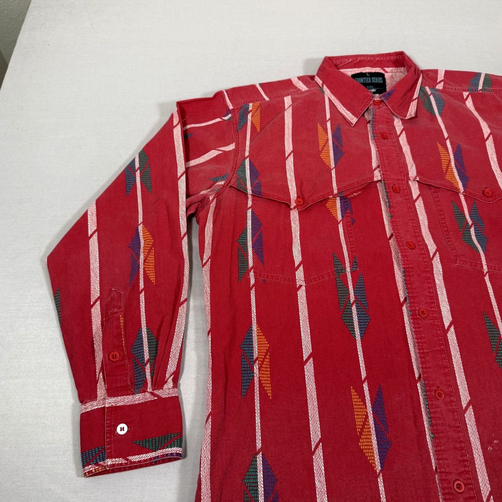 Wrangler VINTAGE Wrangler Shirt Men Large Red Aztec Western Button Up Cowboy Frontier 90s Size US L / EU 52-54 / 3 - 7 Thumbnail