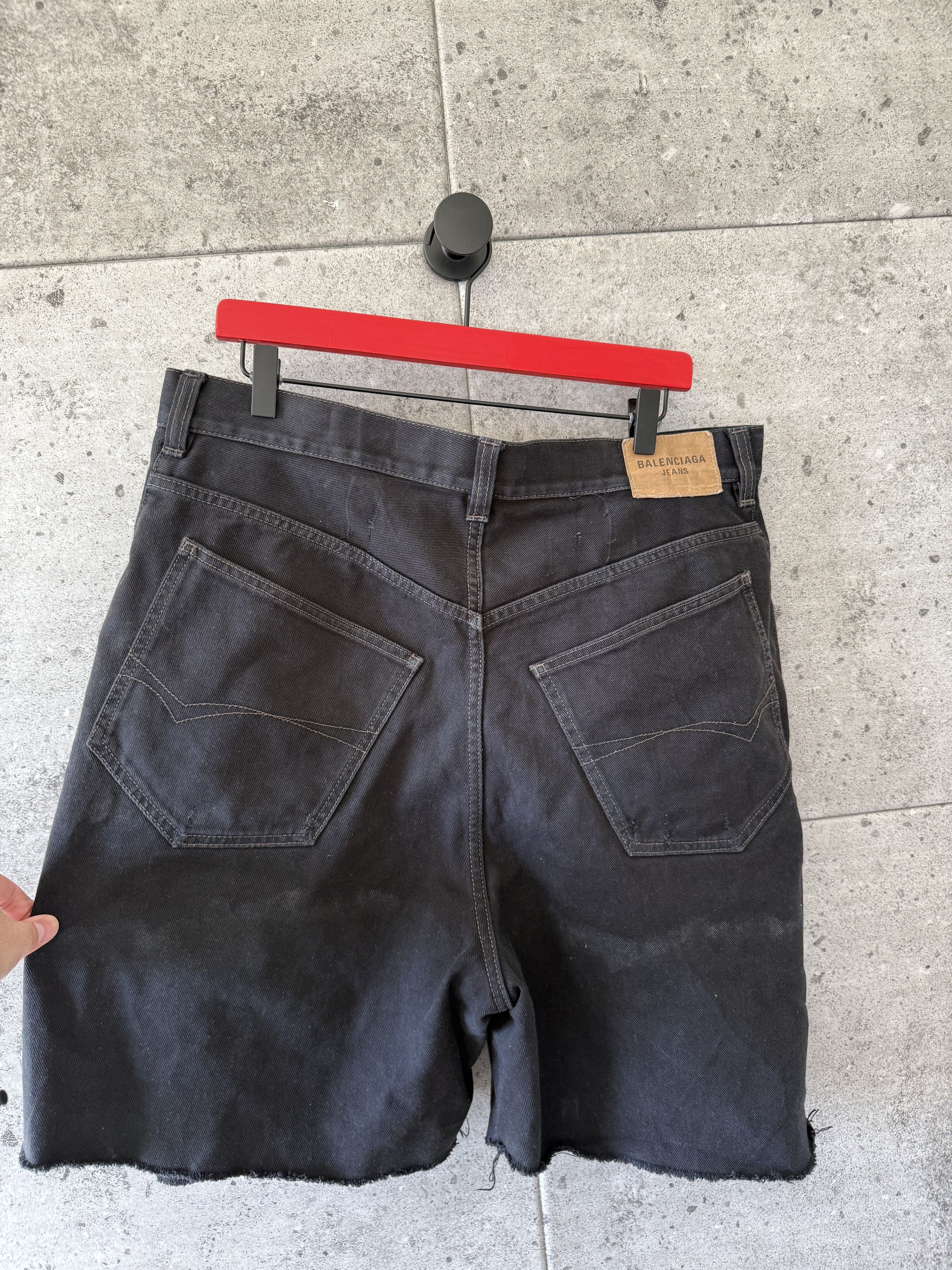 Balenciaga Balenciaga denim shorts Size US 34 / EU 50 - 4 Thumbnail