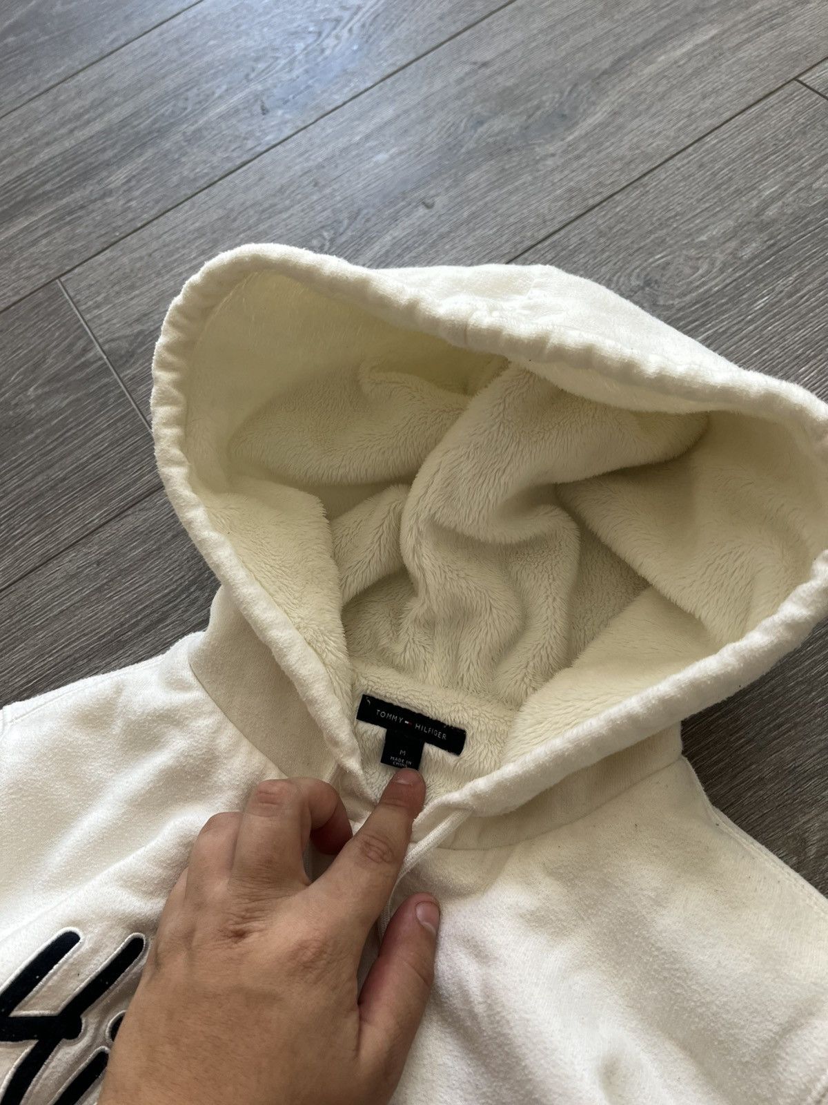 Tommy Hilfiger Vintage Y2K Tommy Hilfiger Fur Hoodie Size M / US 6-8 / IT 42-44 - 4 Thumbnail