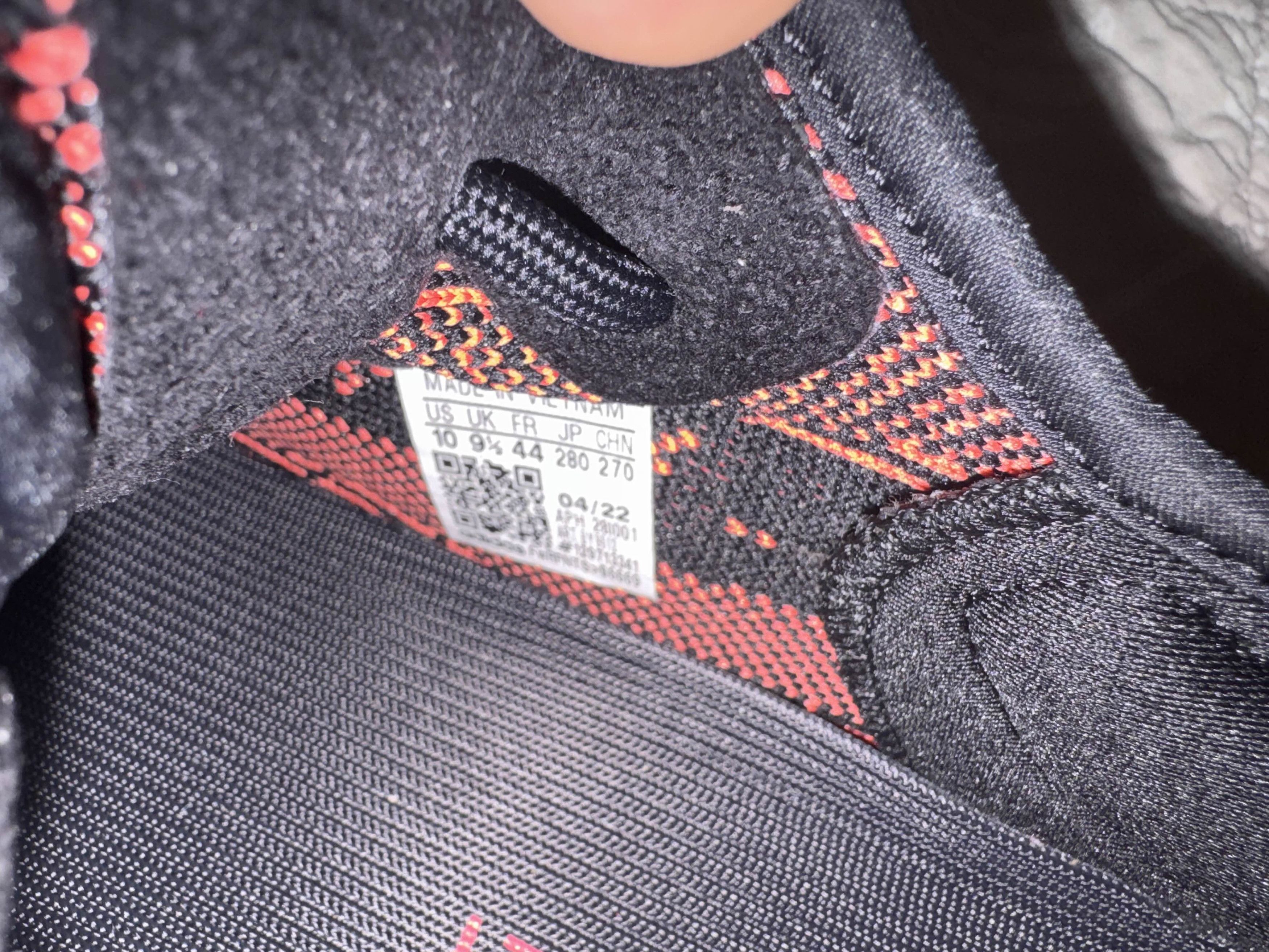 Yeezy Adidas Yeezy Boost 350 V2 Core Black Red / Red Stripe Size US 10 / EU 43 - 7 Thumbnail