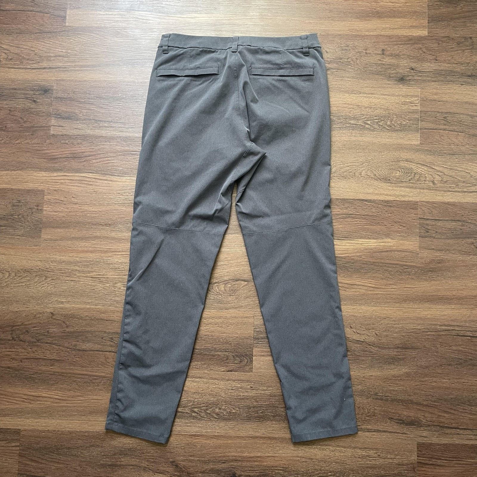 Lululemon Lululemon Pants Mens 32 Gray Commission Slim Warpstreme Golf Size US 32 / EU 48 - 14 Thumbnail