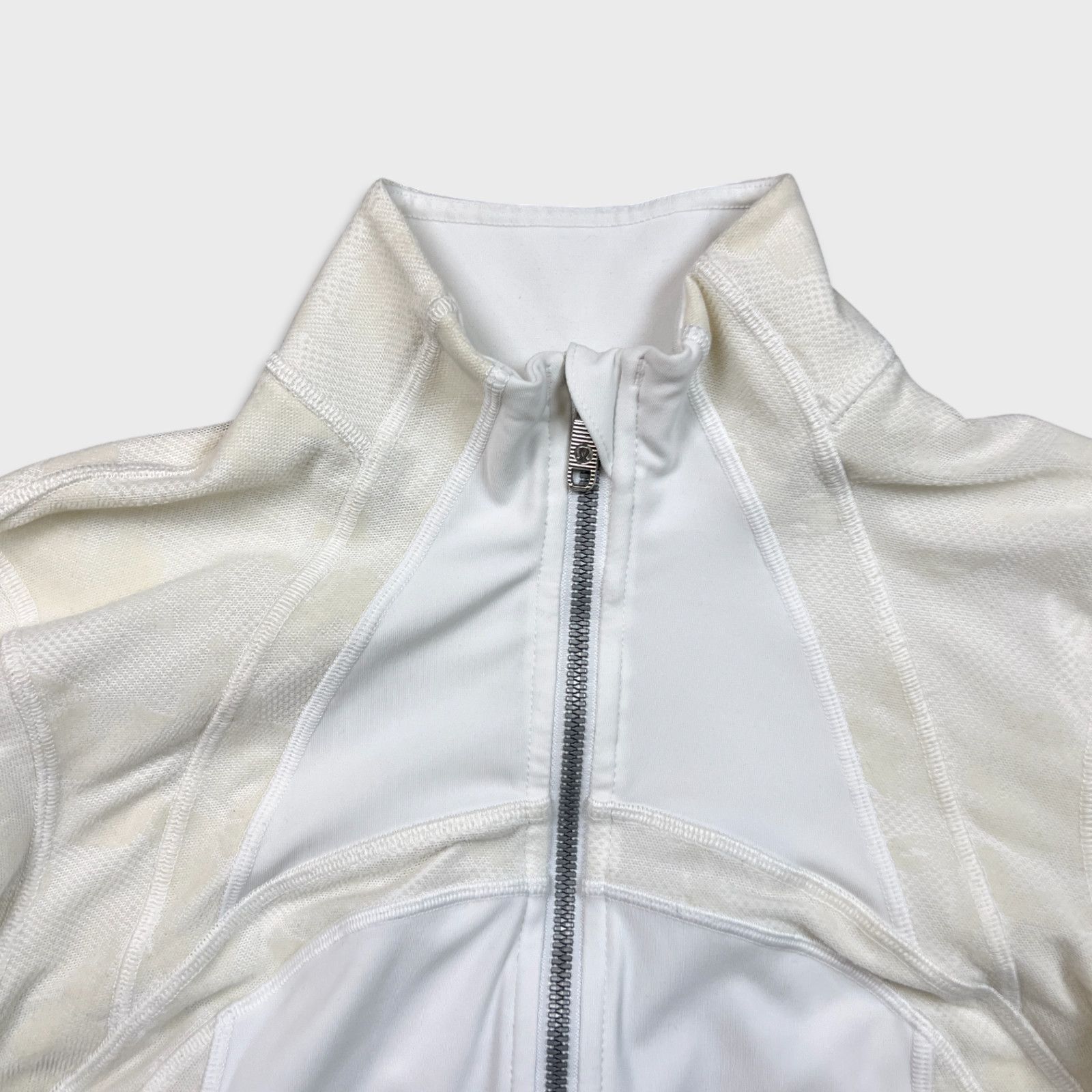 Lululemon Lululemon Define Jacket Flocked sz 8 Full Zip Track Suit Top Size M / US 6-8 / IT 42-44 - 2 Thumbnail