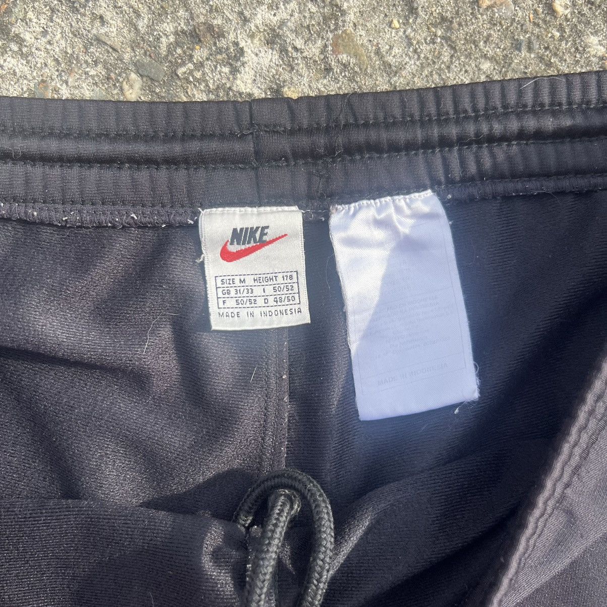 Nike × Vintage 00s Nike Vintage Airmax Nylon Baggy Shorts Drill Size US 32 / EU 48 - 4 Thumbnail