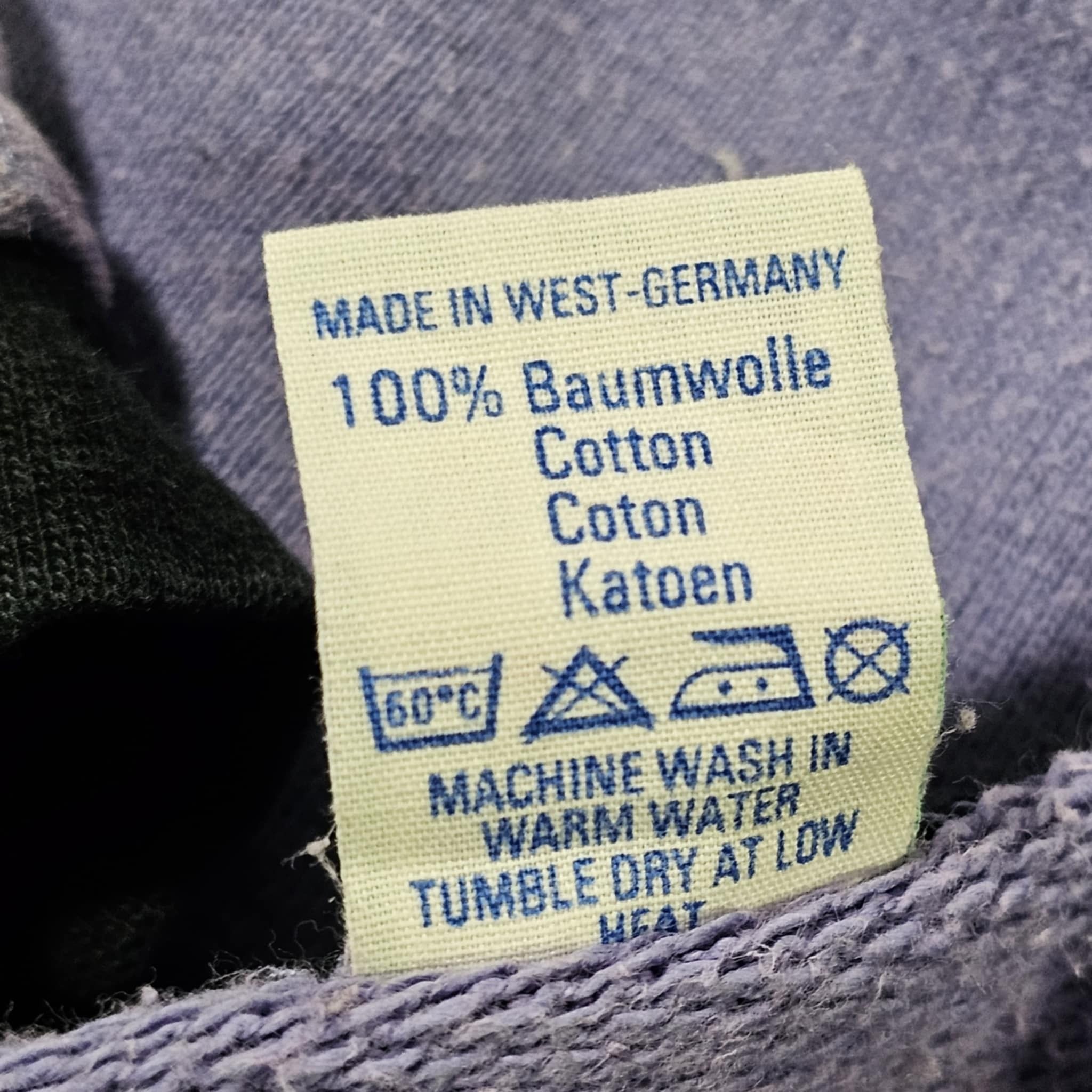 Vintage Basic Skateboard 90s West Germany Skateboarding Sweatshirt Size US L / EU 52-54 / 3 - 6 Thumbnail