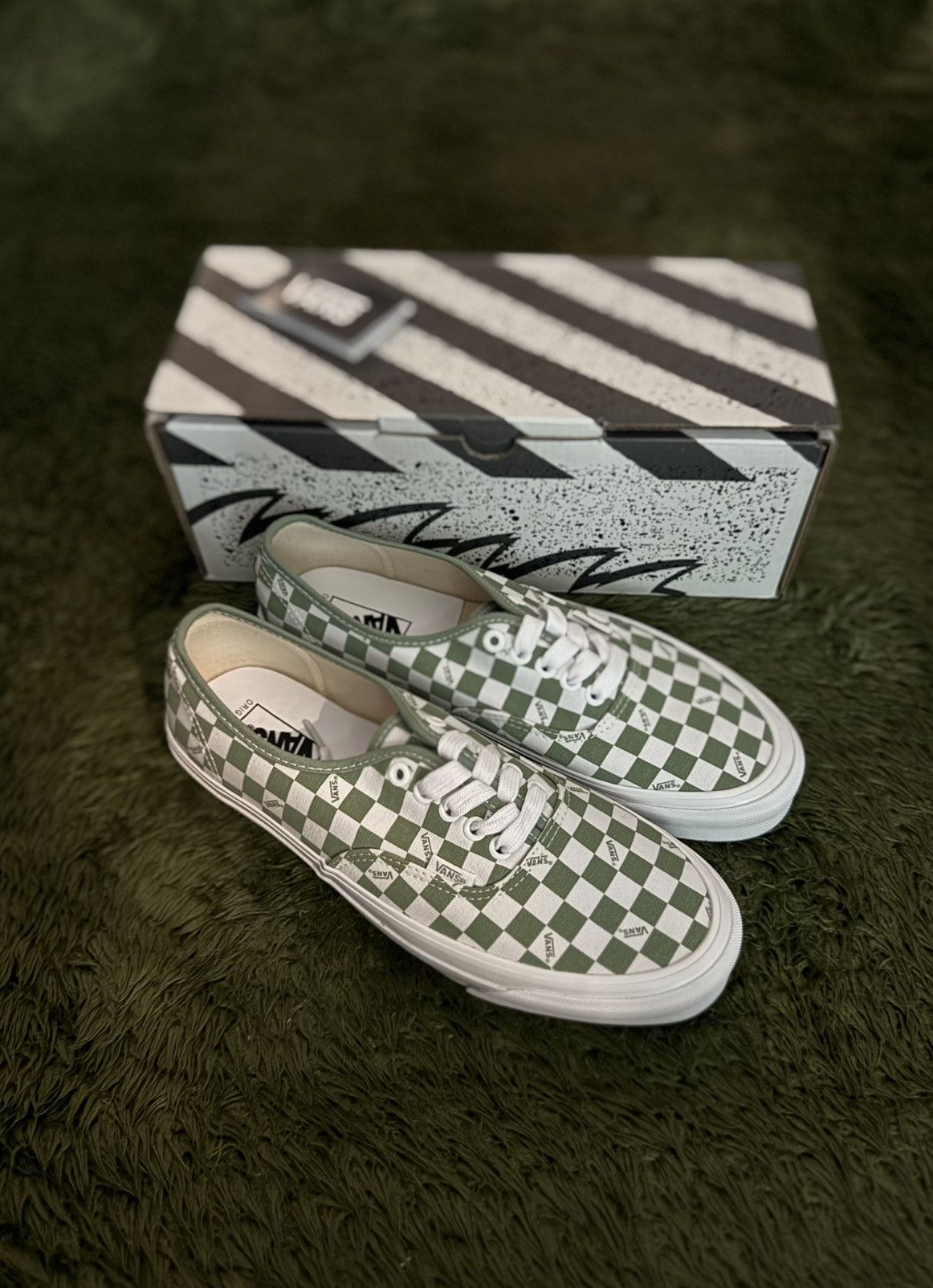 Vans [US 10.5] Vans Vault Authentic Checkerboard Loden Frost Size US 11 / EU 44 - 2 Thumbnail