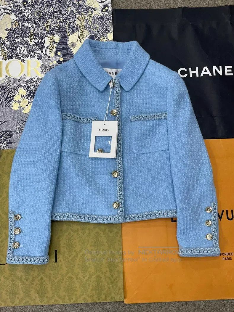 Chanel Chanel 25B blue rolled-edged tweed jacket Size S / US 4 / IT 40 - 1 Thumbnail