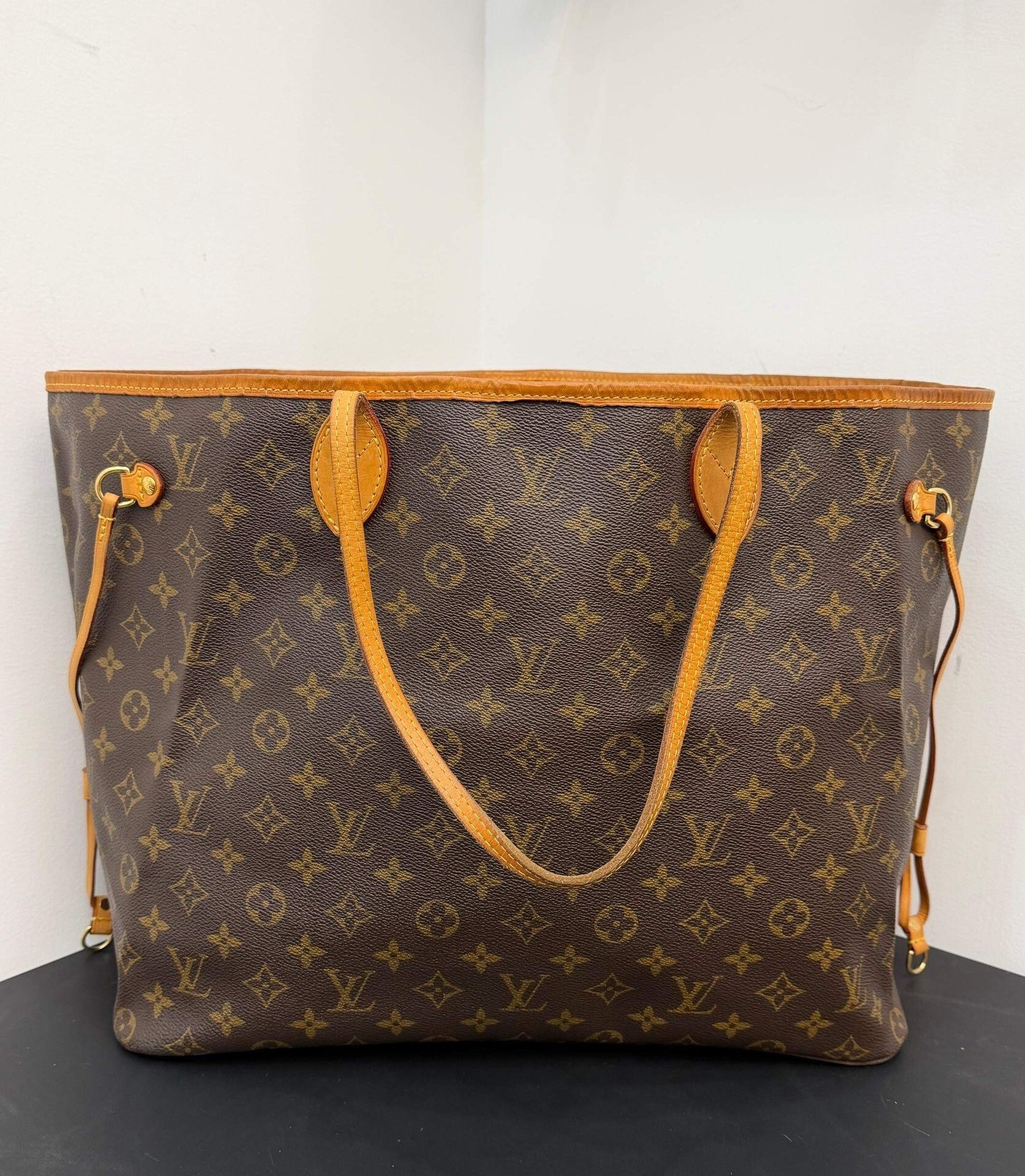 Louis Vuitton LV Neverfull Large Monogram Tote Size ONE SIZE - 1 Thumbnail
