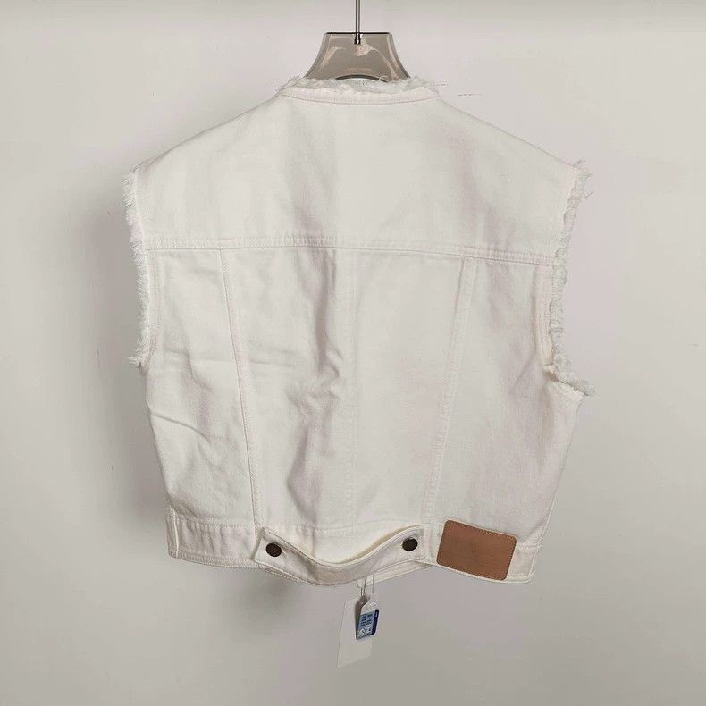 Louis Vuitton Louis Vuitton White raw-trimmed sleeveless denim jacket Size US XXS / EU 40 - 2 Thumbnail