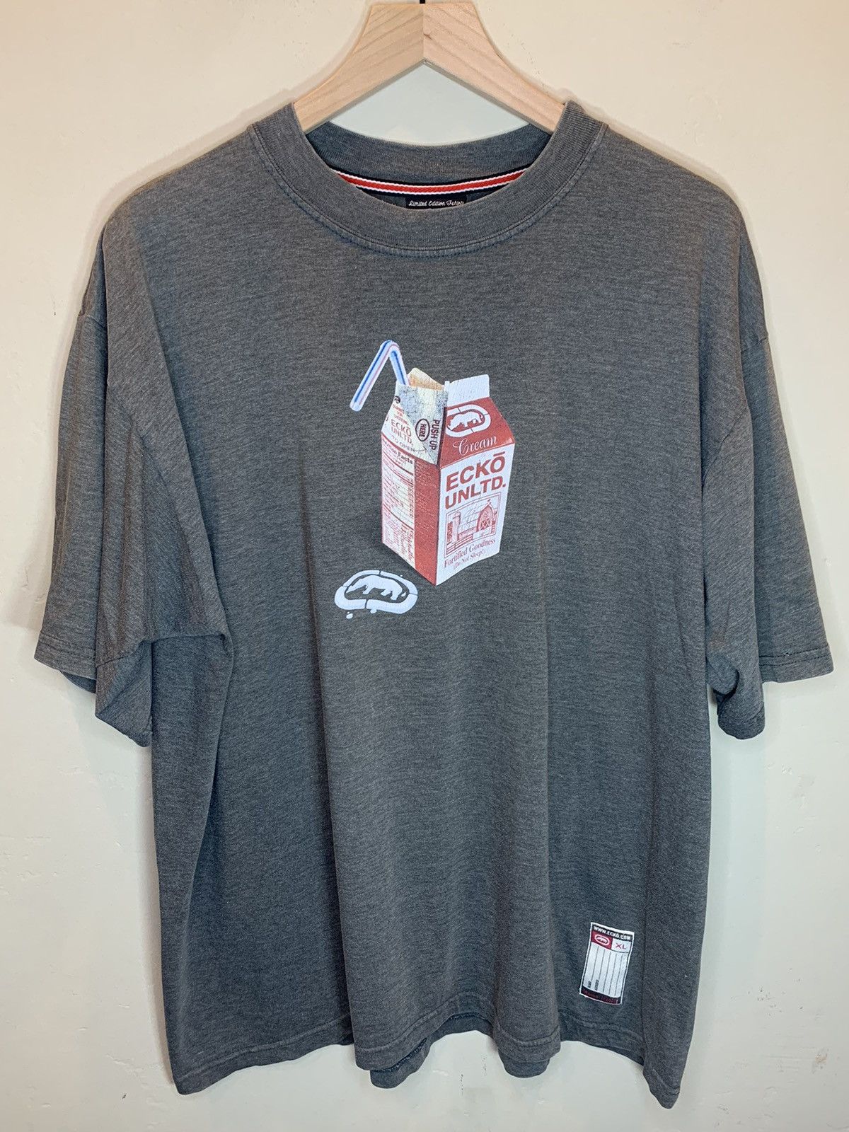 Ecko Unltd. *RARE* Vintage Ecko Unltd. Cream Carton Straw Art T-Shirt Size US XL / EU 56 / 4 - 1 Thumbnail