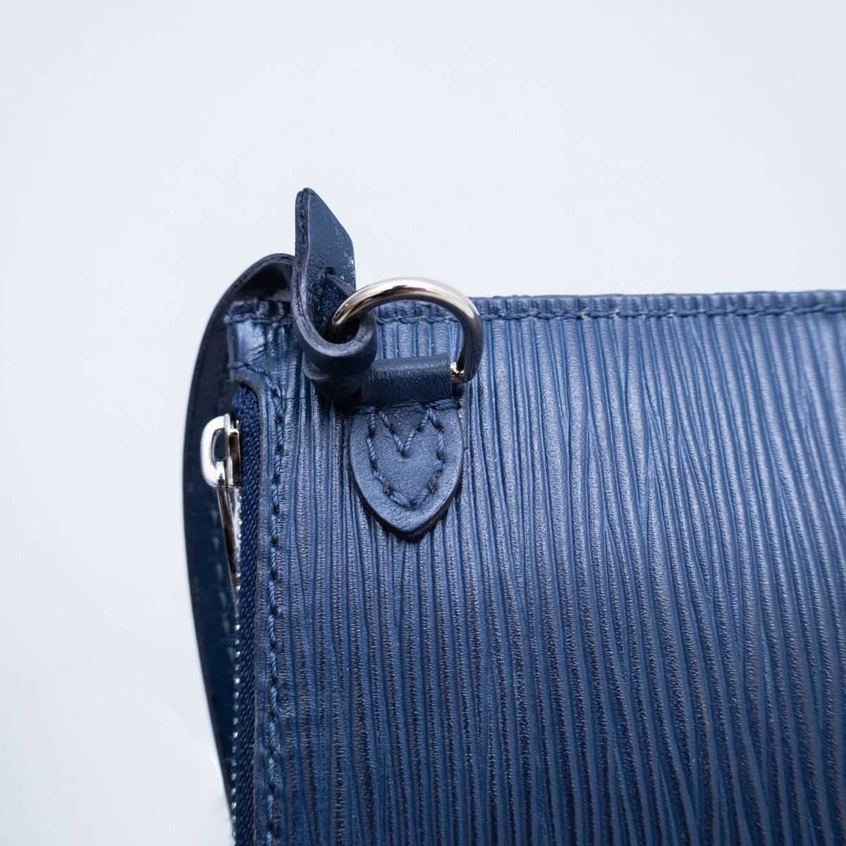 Louis Vuitton LOUIS VUITTON Blue Marine Epi Neverfull WRISTLET Pochette Size ONE SIZE - 9 Thumbnail
