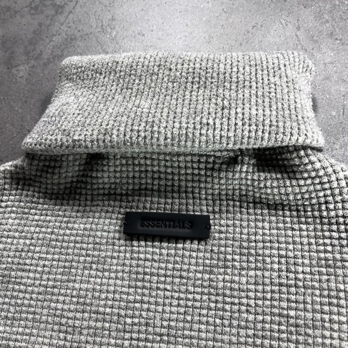 Fear of God Fear of God Essentials FOG Heavy Waffle Turtleneck Sweater Size US M / EU 48-50 / 2 - 13 Thumbnail