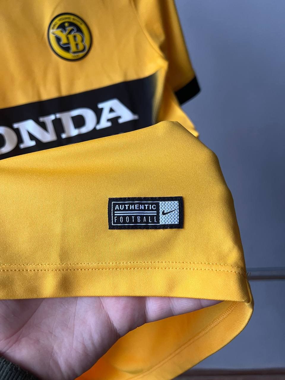 Nike 2016/17 BSC YOUNG BOYS HOME SOCCER JERSEY FOOTBALL SHIRT M Size US M / EU 48-50 / 2 - 11 Thumbnail