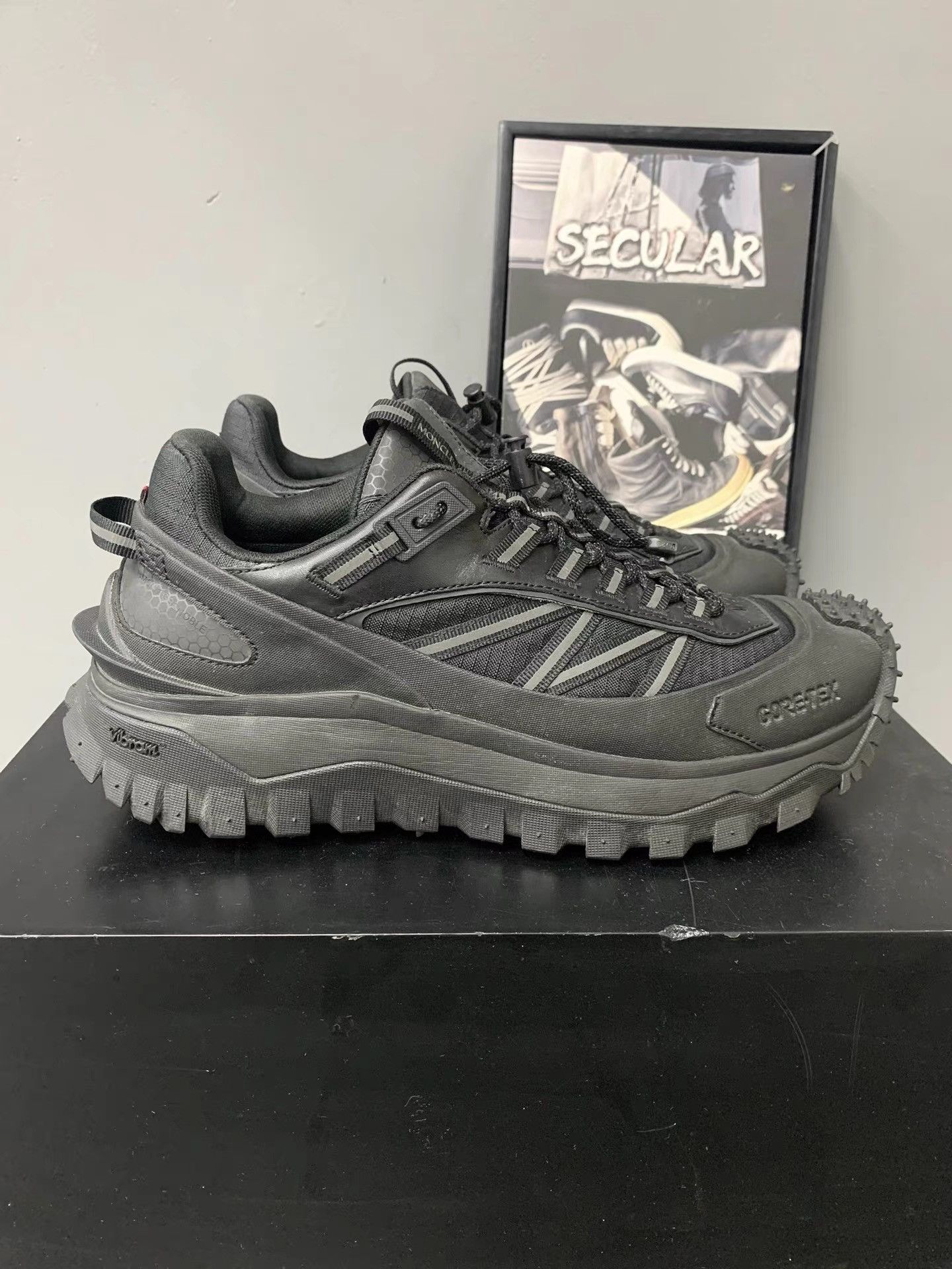 Moncler Moncler Black Tire Dad Sneakers K34 Size US 11 / EU 44 - 2 Thumbnail